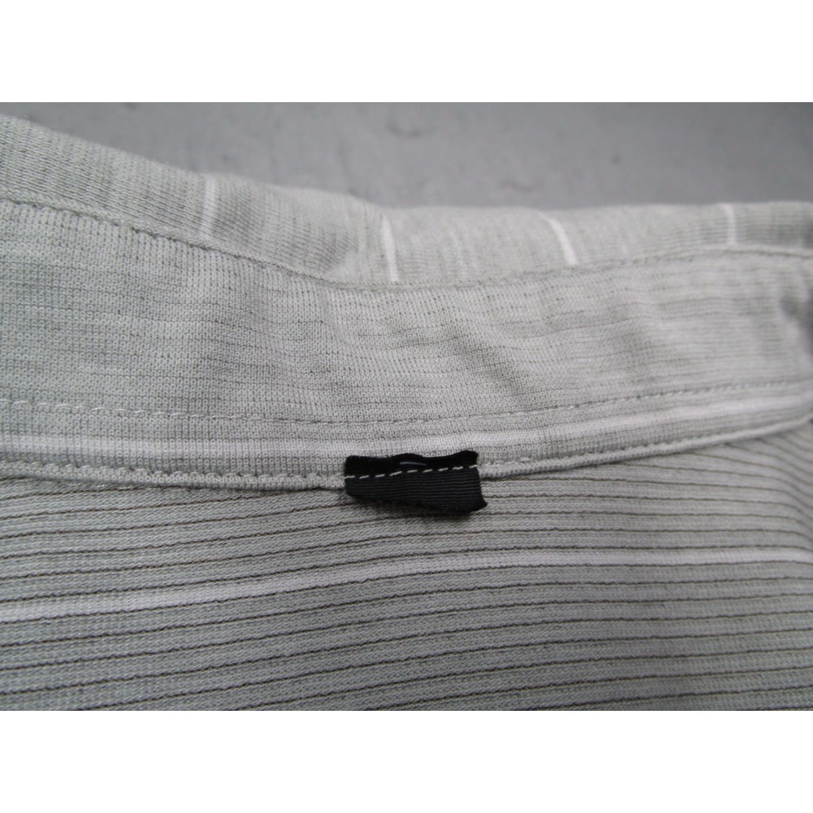 Lululemon Lululemon Shirt Mens Medium Gray Striped Performance Polo Golf Work Train Mens Size US M / EU 48-50 / 2 - 3 Thumbnail