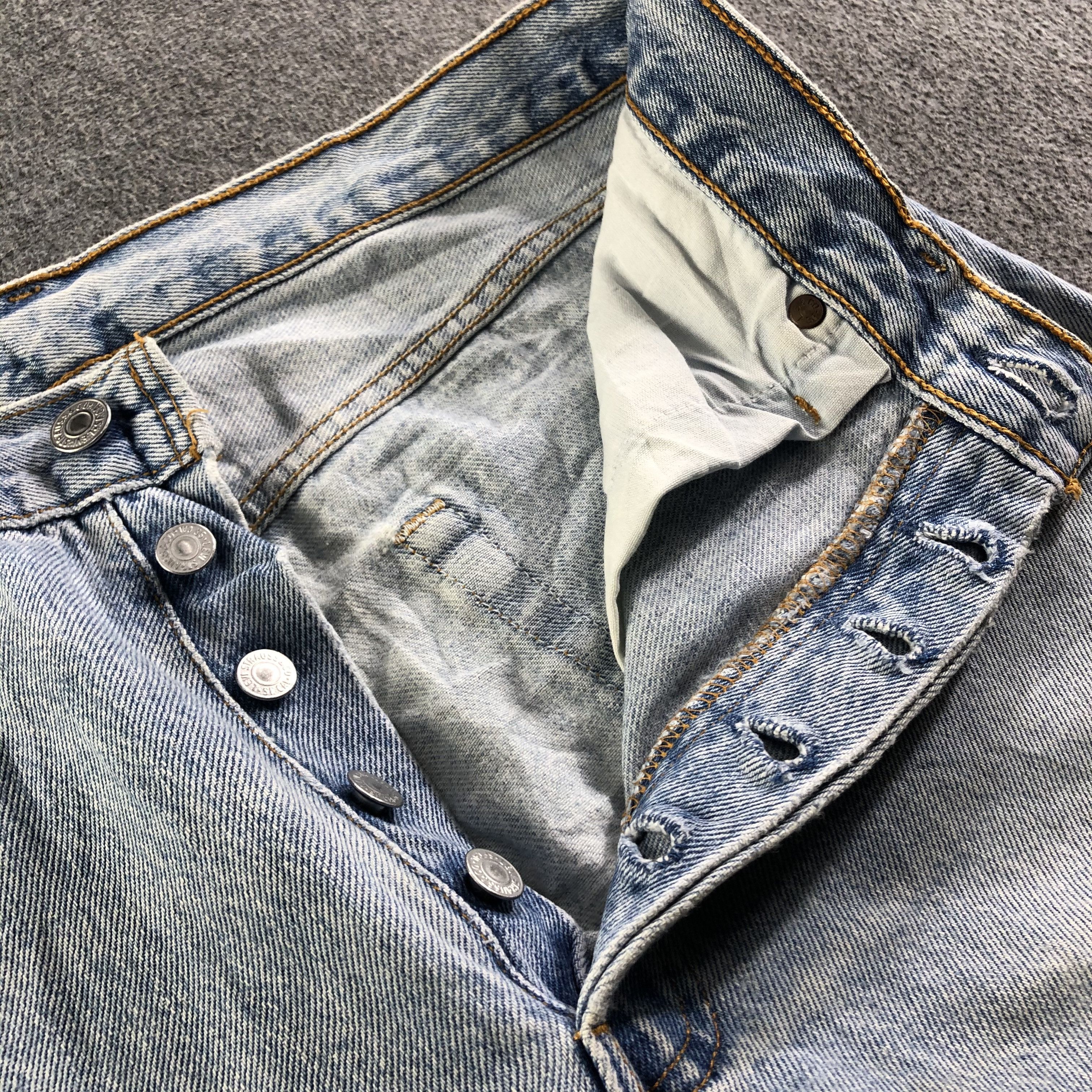 Levi's Vintage Light Wash Levis 501 Jeans-J3584 Size US 32 / EU 48 - 9 Thumbnail