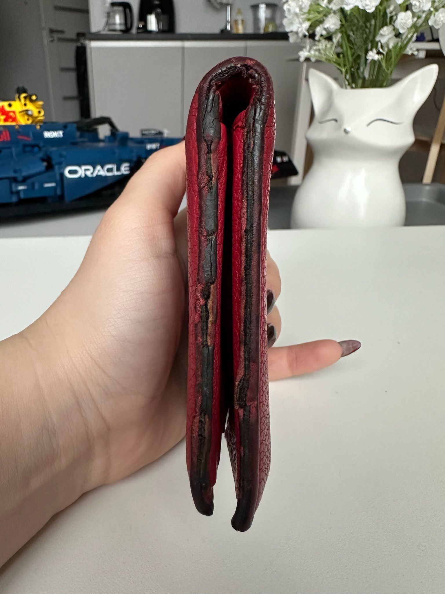 Gucci Authentic Gucci Wallet Distressed Logo Red Leather Size ONE SIZE - 3 Thumbnail