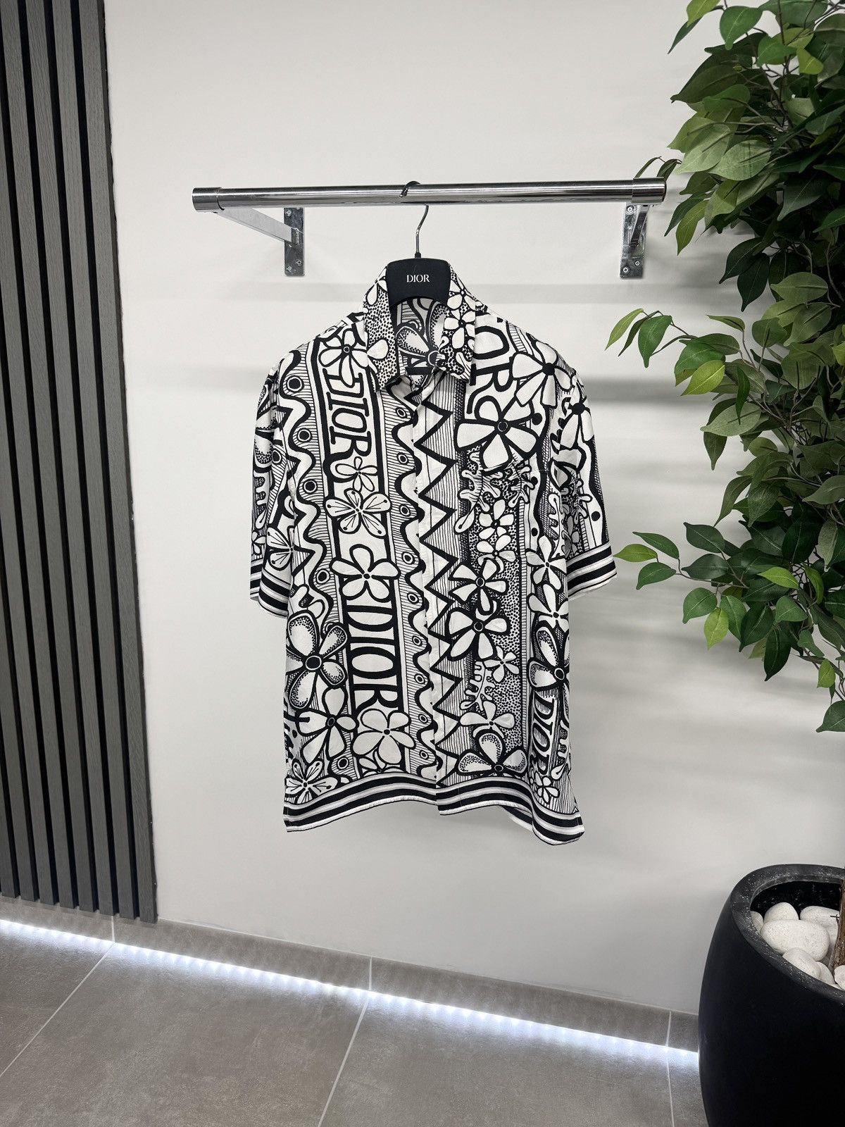 Dior Dior x Stussy Floral Hawaiian Runway Shirt Black RRP £1350 Size US S / EU 44-46 / 1 - 1 Thumbnail