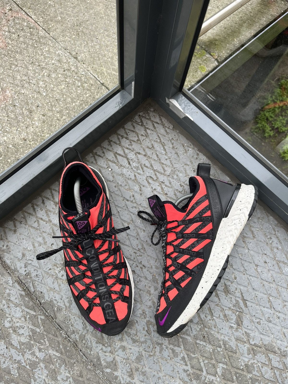 Nike ACG Sneakers Nike ACG react Terra Gobe Bright crimson men’s Size US 10 / EU 43 - 2 Thumbnail