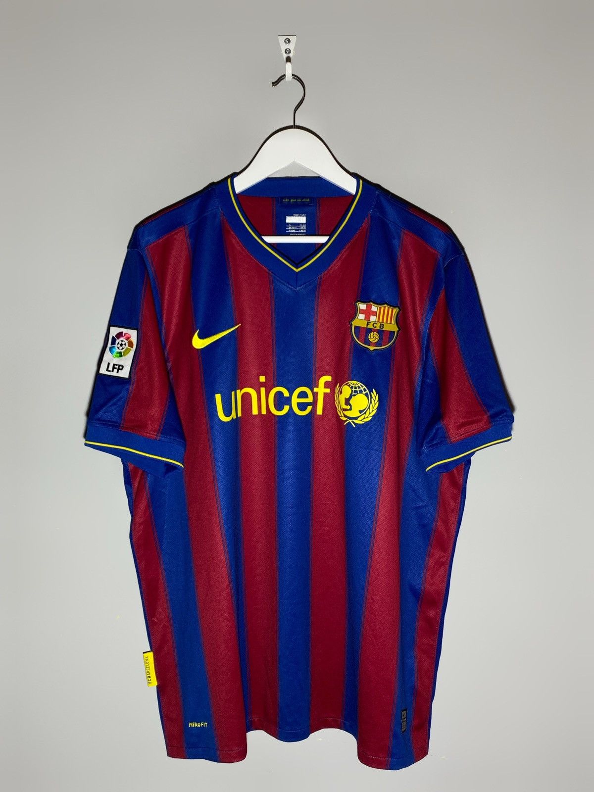 Nike Nike FC Barcelona 2009/10 Home Football Shirt Messi Era Size US XL / EU 56 / 4 - 1 Thumbnail