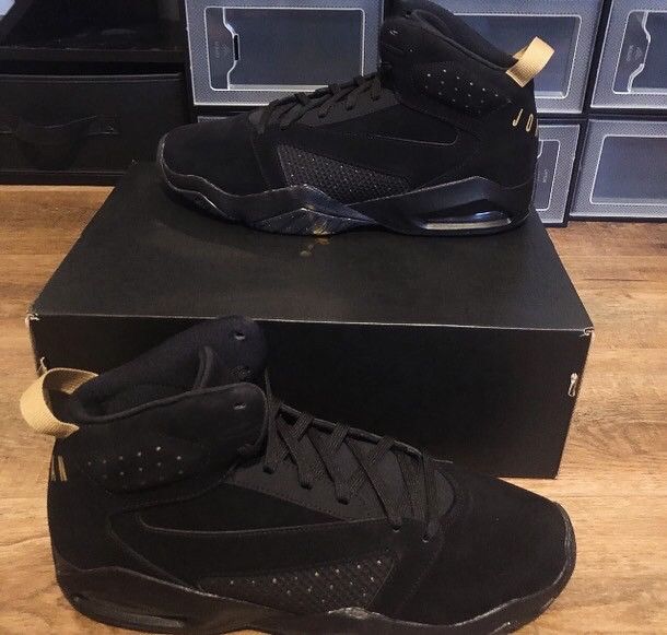 Jordan lift off black cheap and gold