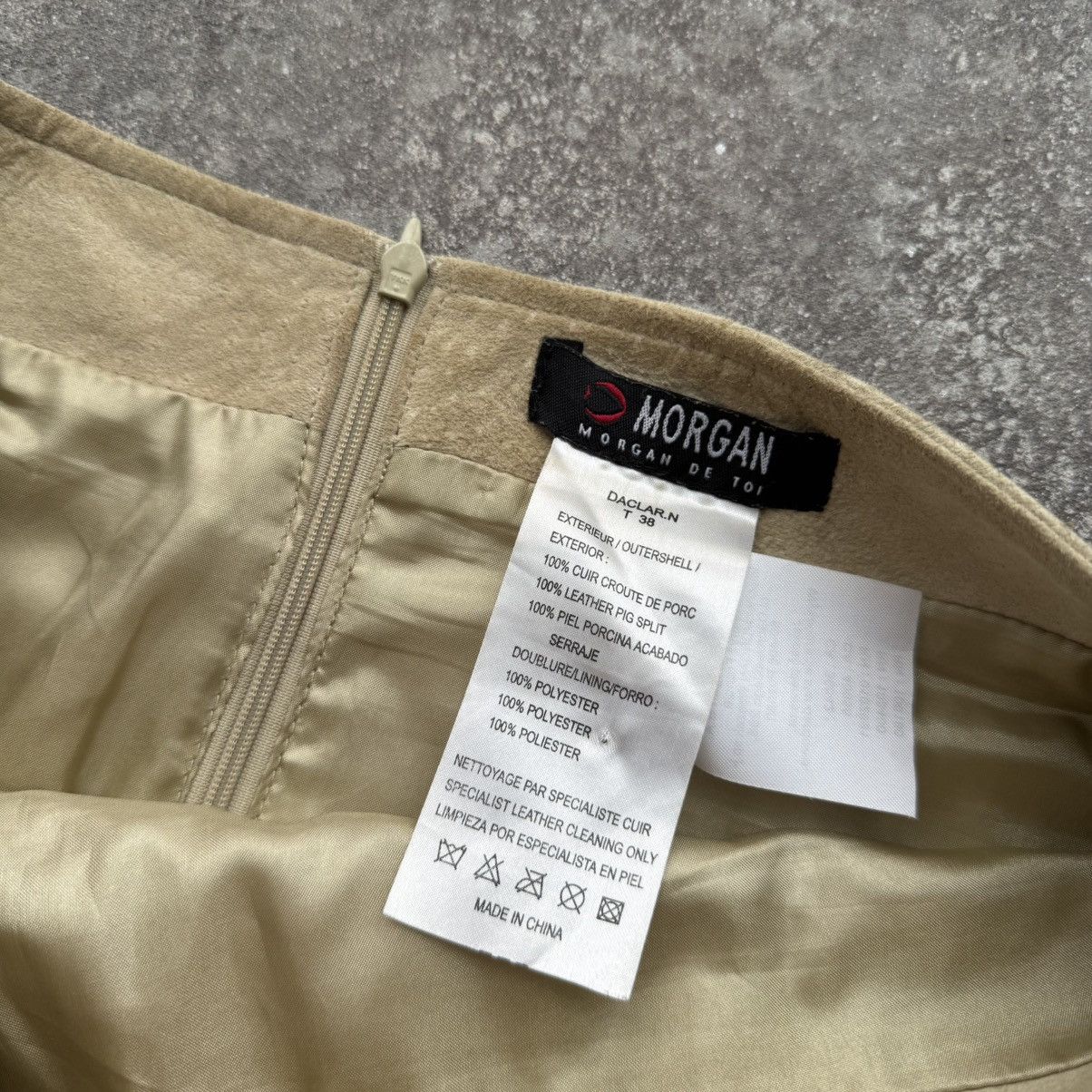 Morgan De Toi Moran de Toi Vintage Suede Leather Skirt (Bella Hadid owned) Size 26" / US 2 / IT 38 - 11 Thumbnail