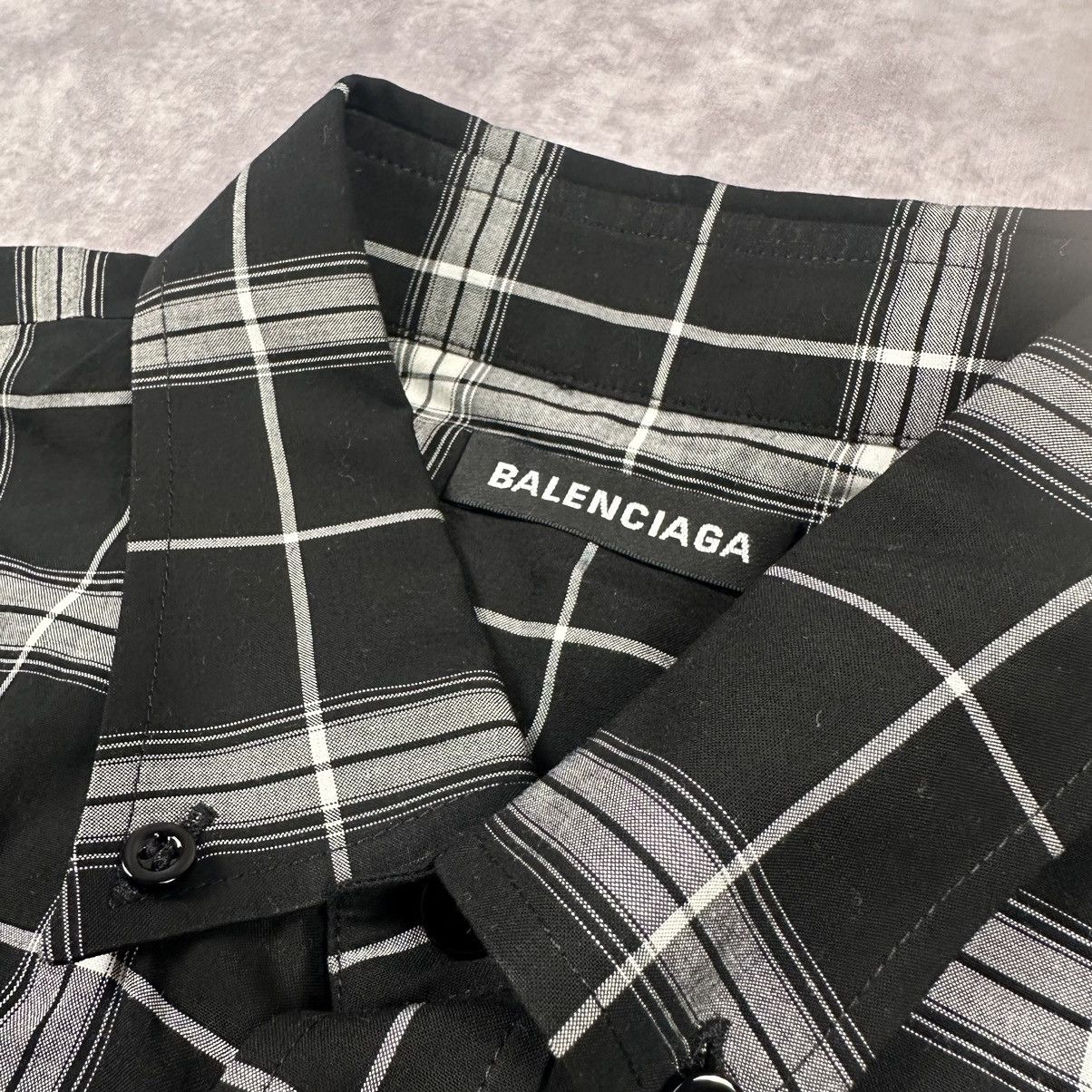 Balenciaga Balenciaga plaid back logo shirt Size US M / EU 48-50 / 2 - 5 Thumbnail