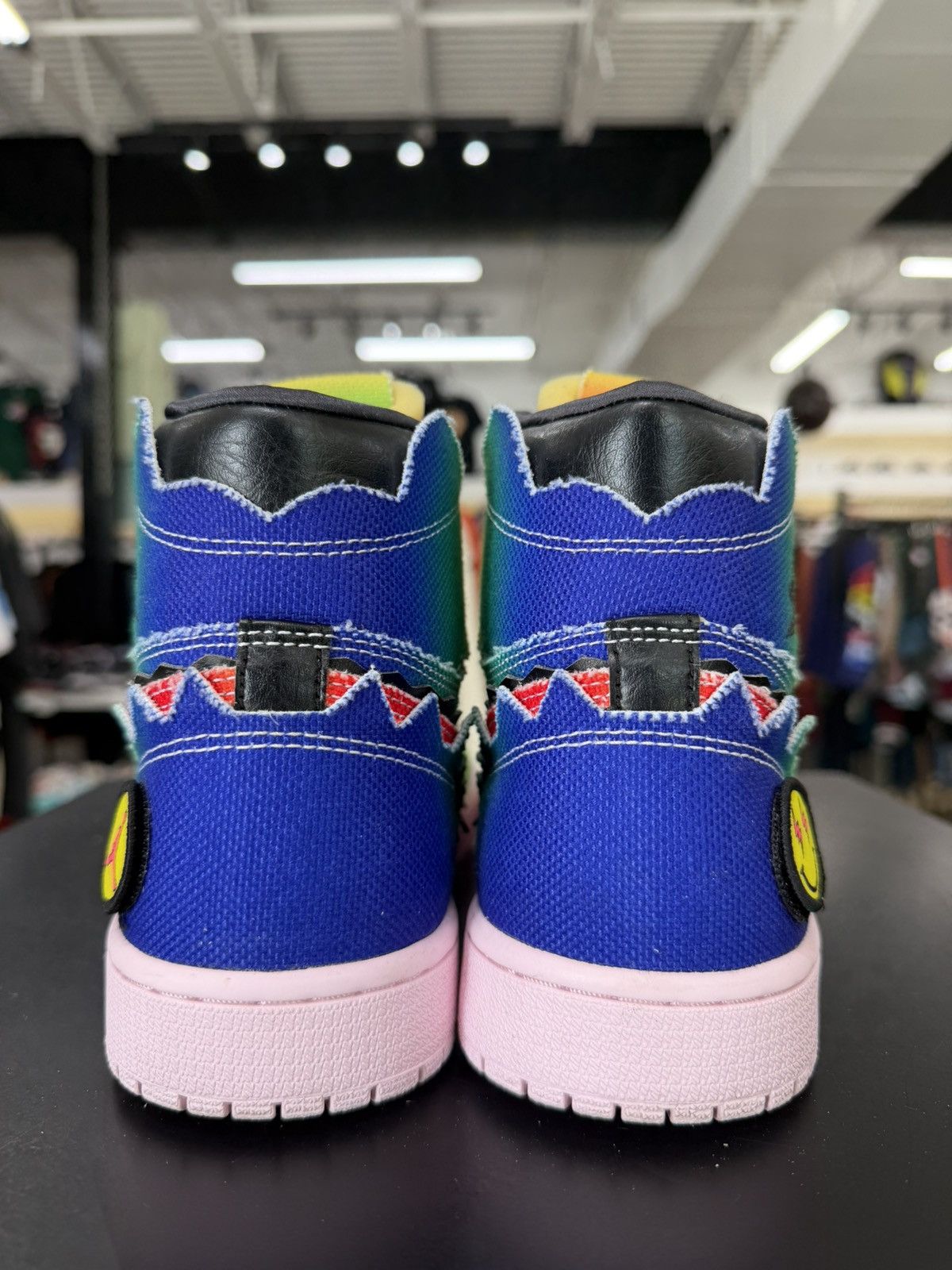 J Balvin × Jordan Brand Jordan 1 J Balvin Size 9 (2020) Size US 9 / EU 42 - 5 Thumbnail