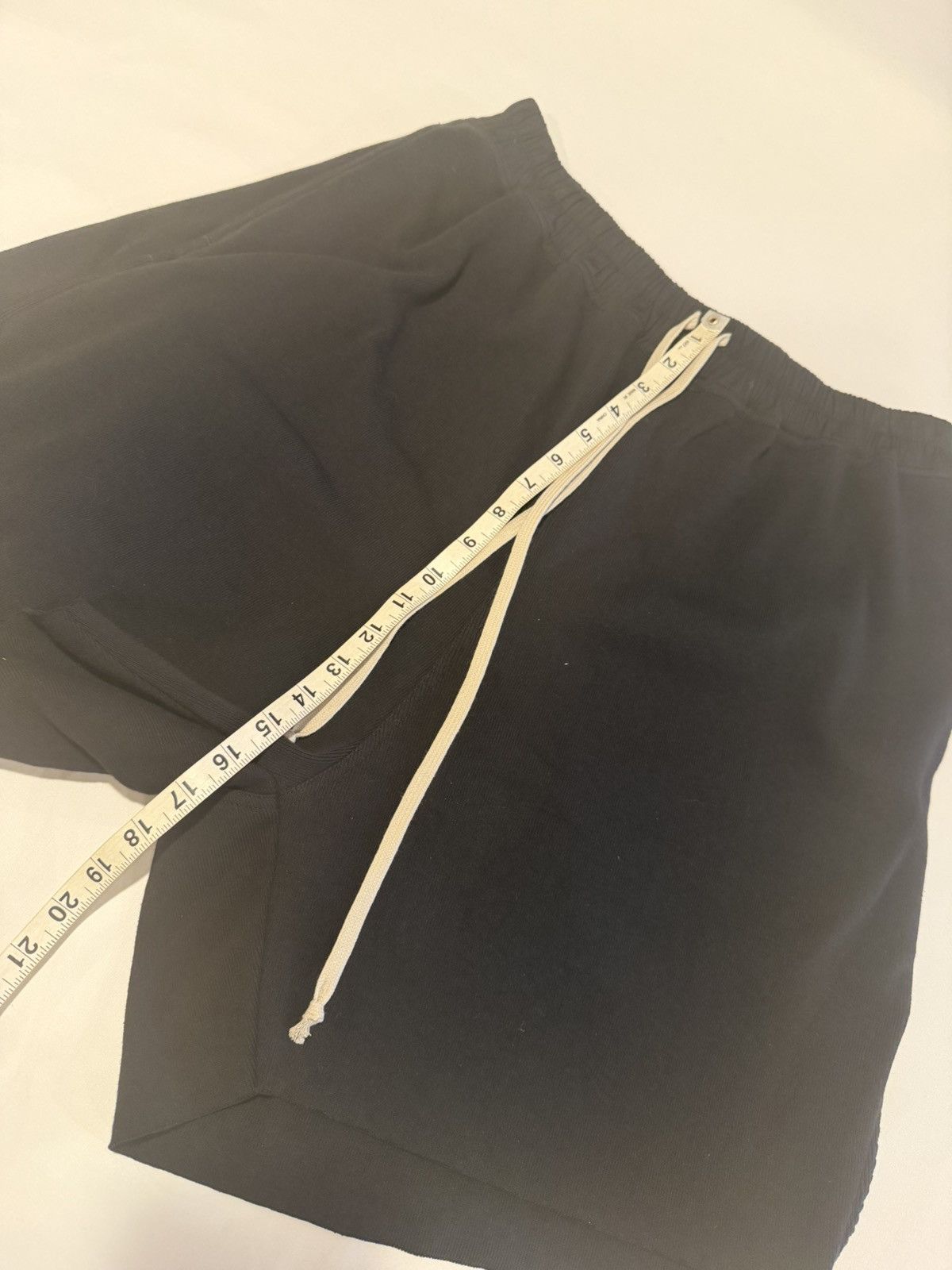 Rick Owens Rick owens mens shorts. 52/36. $790 Size US 36 / EU 52 - 6 Thumbnail