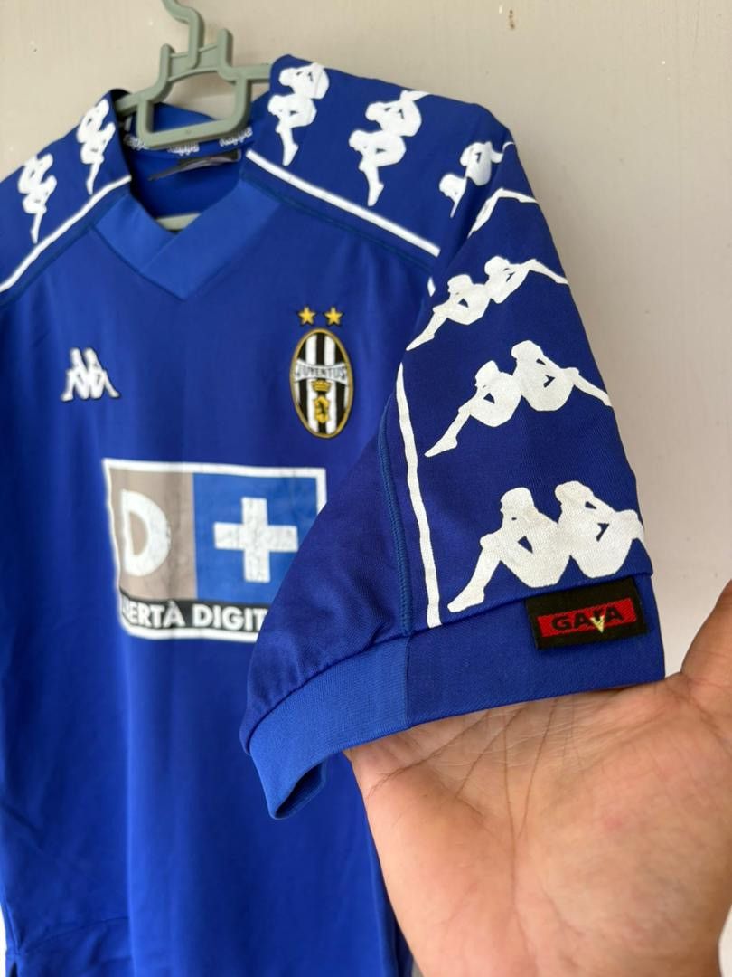 Vintage Vintage 98’s Juventus Kappa Jersey Away Jersey Size US L / EU 52-54 / 3 - 3 Thumbnail