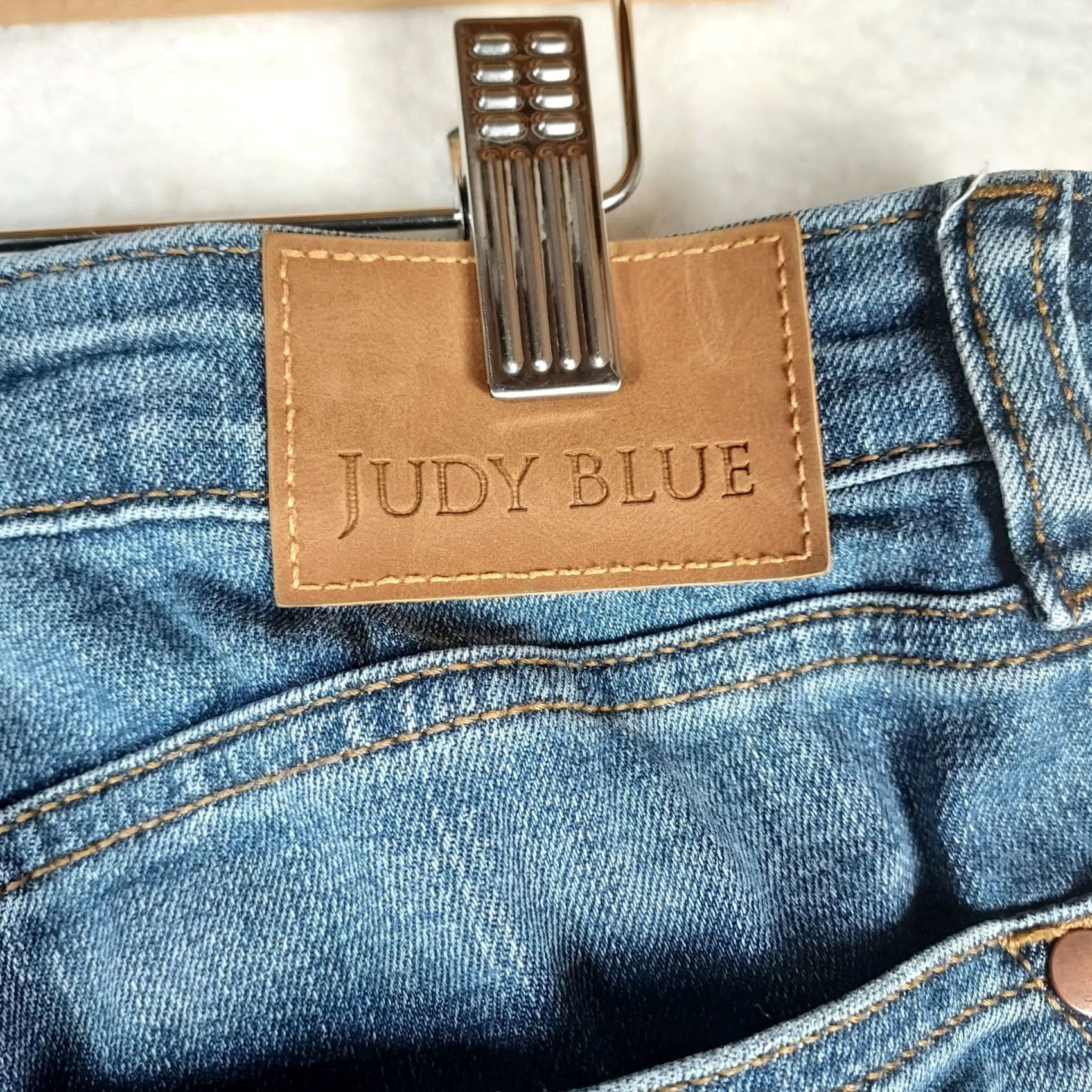 Vintage Judy Blue Women’s Straight Fit Jeans Size 28 Medium Wash Stretch Denim 5-Pocket Zip Regular Rise Mid Blue Womens Jeans Size 28" / US 6 / IT 42 - 6 Thumbnail