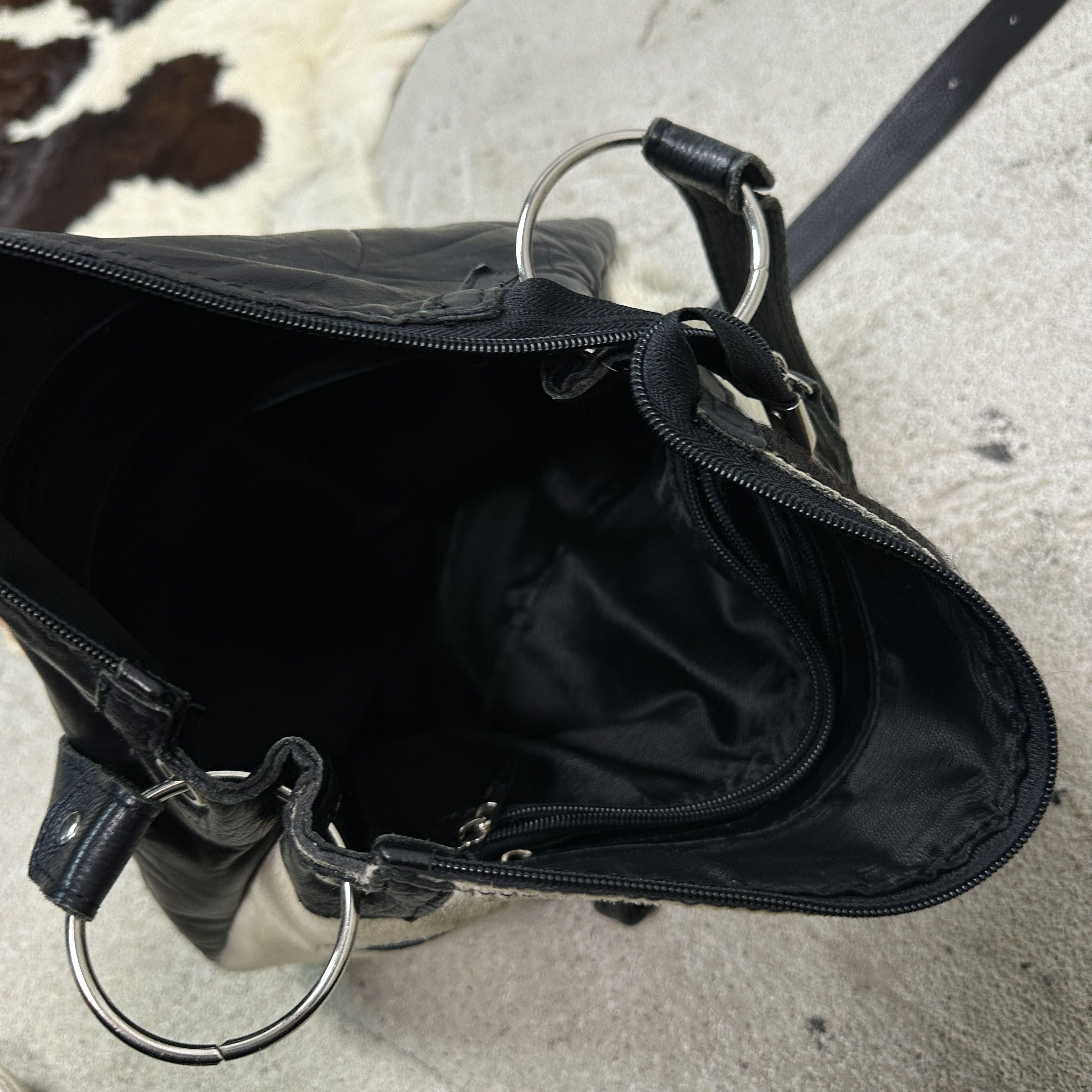 Vintage Vintage Avant Garde Leather Cowhide Bag 00s Size ONE SIZE - 7 Thumbnail