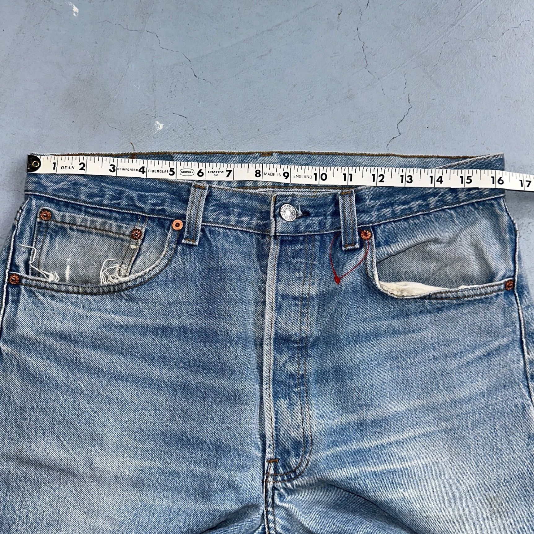 Levi's VINTAGE Levi's 501 Jeans Men's Straight Leg 35 Light Wash 90s USA Cotton Denim Classic Size US 35 - 7 Thumbnail