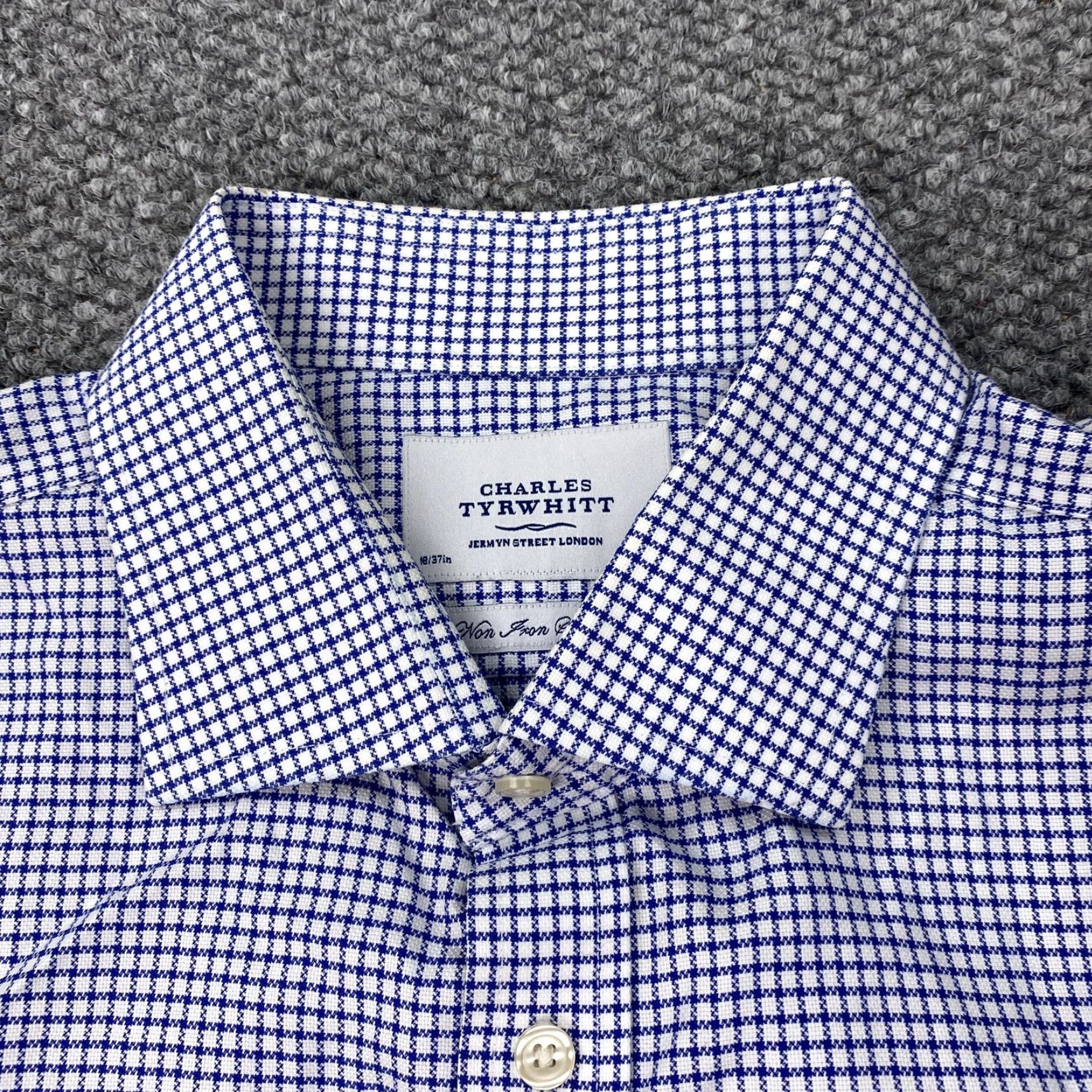 Charles Tyrwhitt Charles Tyrwhitt Shirt Mens 18/37 Non Iron Slim Fit Gingham Blue White FN455SNAV Size US L / EU 52-54 / 3 - 2 Thumbnail