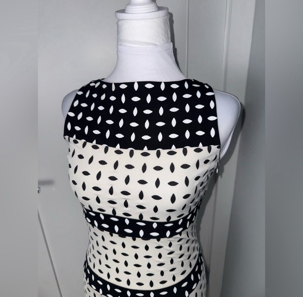Adam Selman Adam Selman Black & Ivory Patterned Column Maxi Dress/Size 0 Size XXS / US 00 / IT 34 - 3 Thumbnail