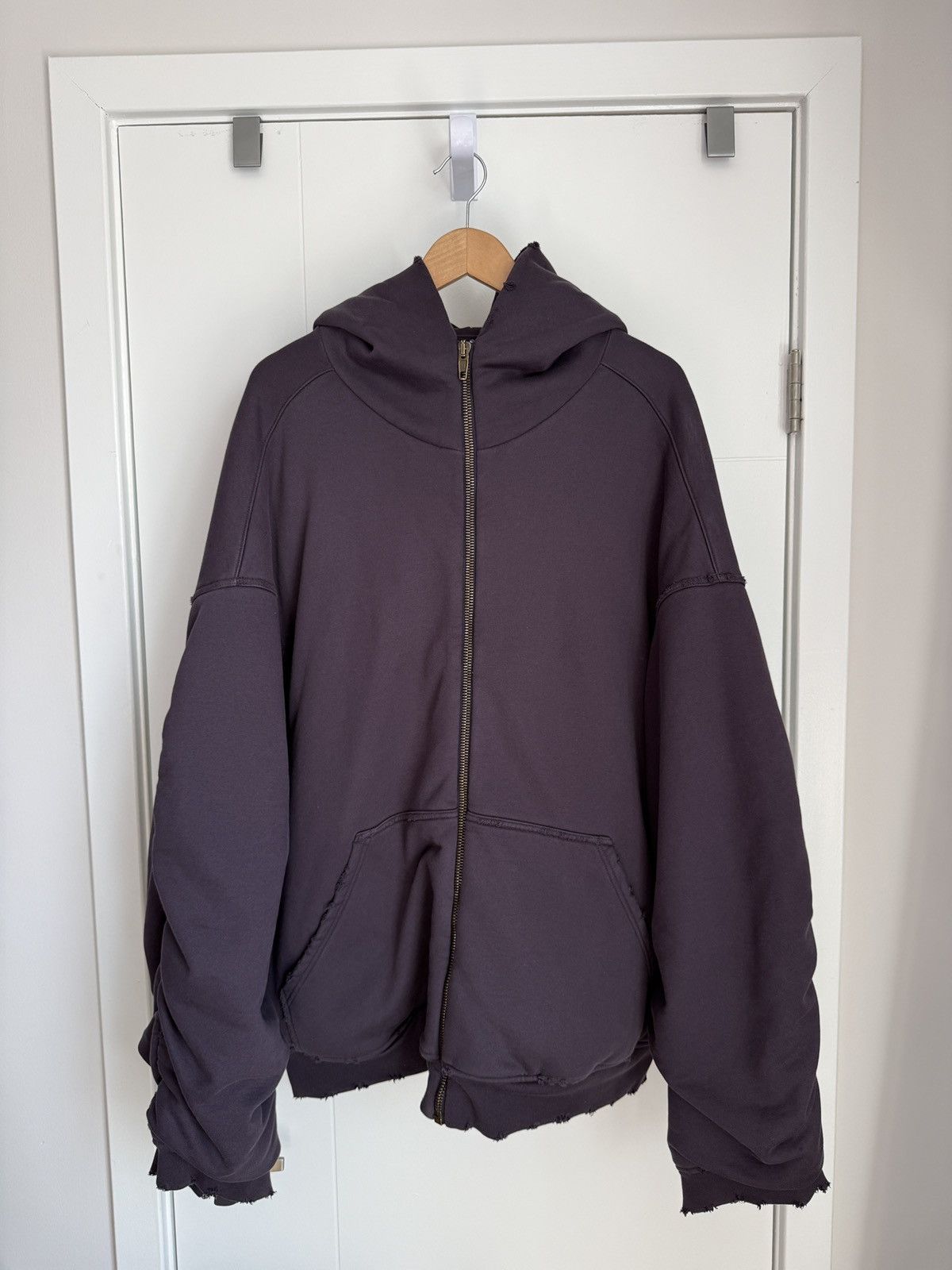 Balenciaga Balenciaga Hooded Bomber Jacket Size US S / EU 44-46 / 1 - 2 Thumbnail