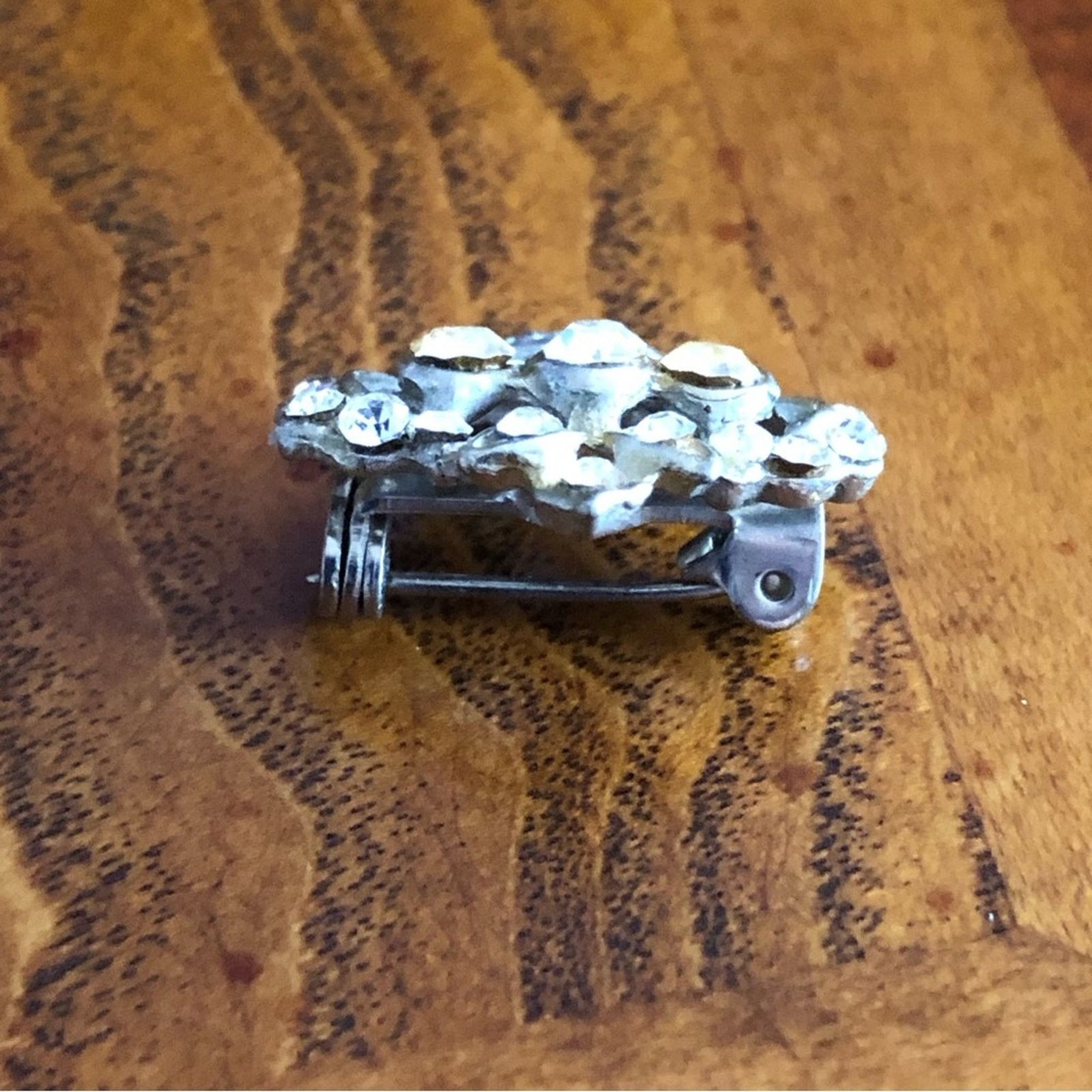 Vintage Vintage crown clear rhinestone silver metal mini pin brooch Size ONE SIZE - 4 Thumbnail