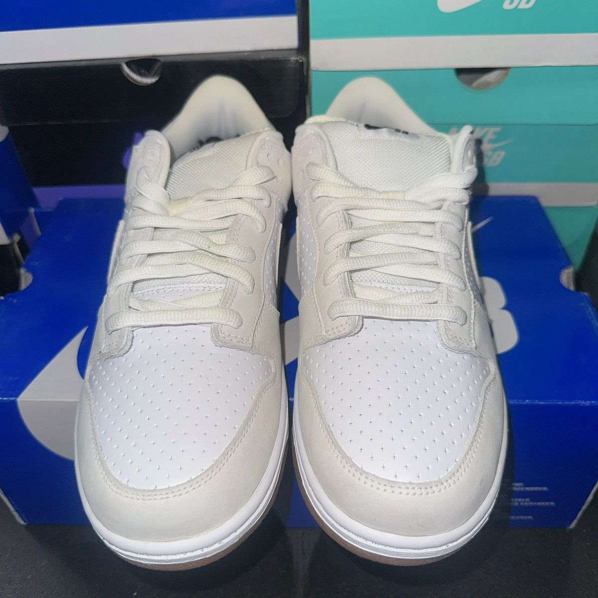 Nike Size 10.5 - Nike Dunk Premium Low White 313170-112 Size US 10.5 / EU 43-44 - 4 Thumbnail