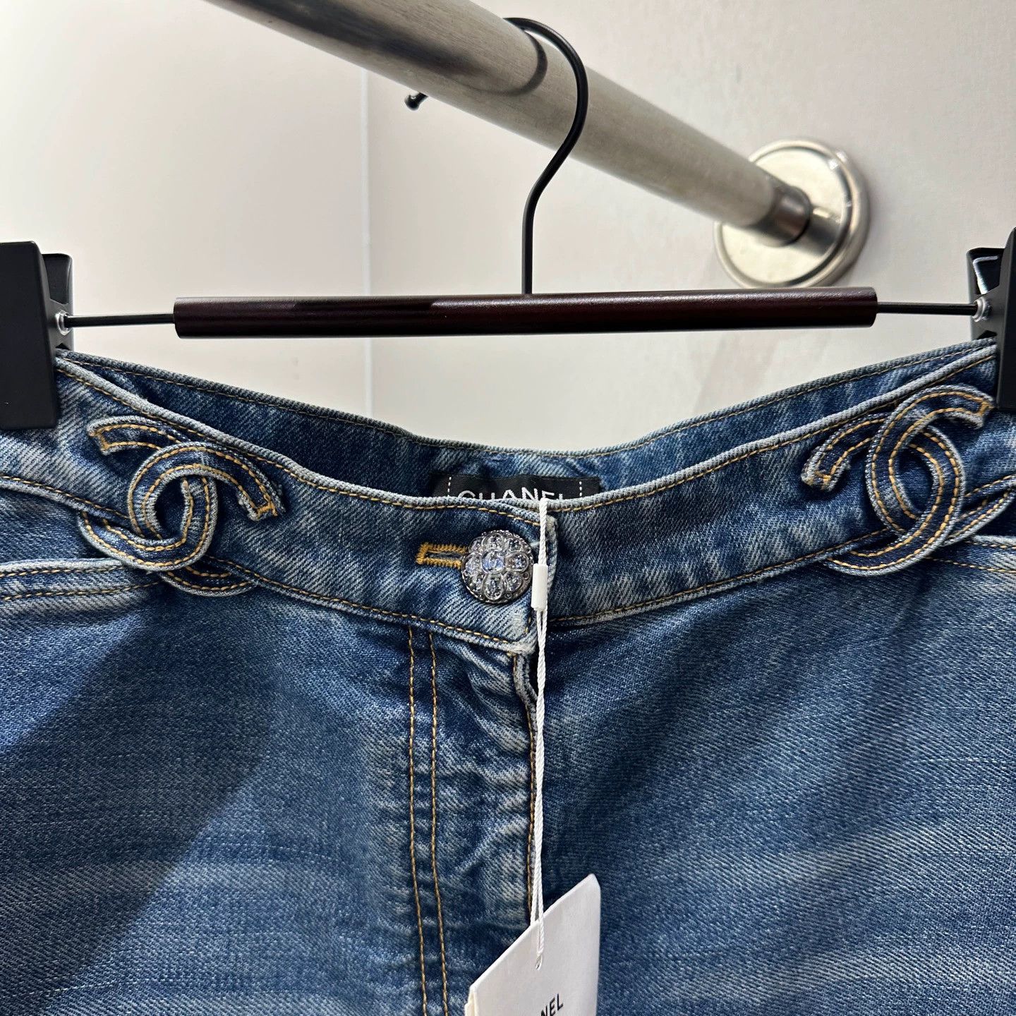 Chanel Chanel mar512 CC Logo Straight Jeans 36 Size 26" / US 2 / IT 38 - 7 Thumbnail