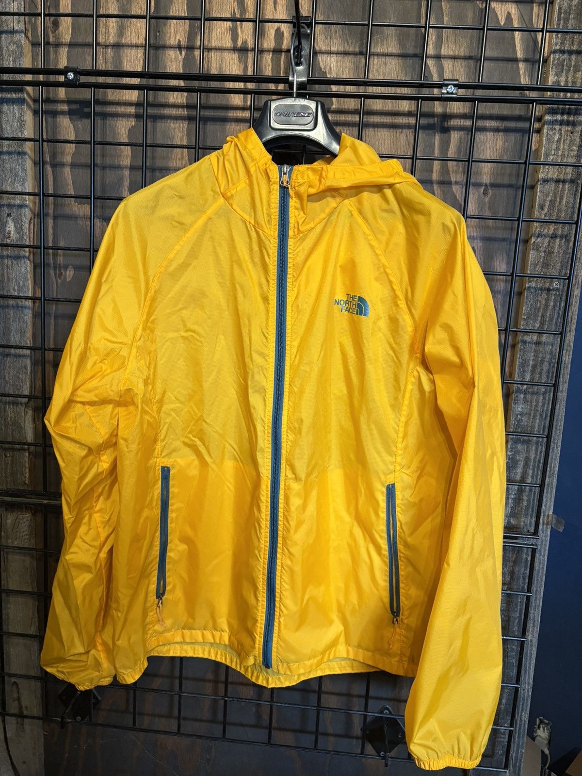 The North Face Vintage The North Face Yellow Windbreaker Jacket Men’s xl Size US XL / EU 56 / 4 - 1 Thumbnail