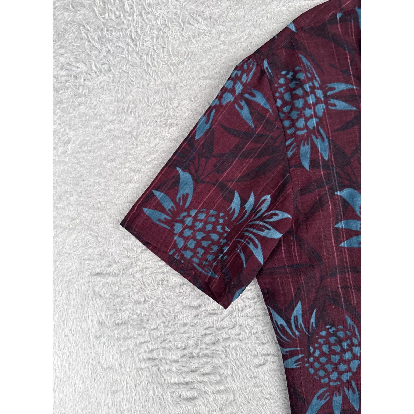 Van Heusen VINTAGE Van Heusen Shirt Adult Small Red Floral Pineapple Button Up Polyester Hawaiian Size US S / EU 44-46 / 1 - 3 Thumbnail