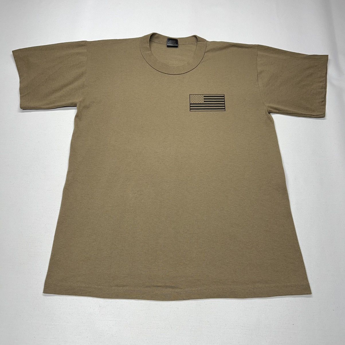 Vintage Surplus Tee Shirt Brown Military Gear Gun Flag Single Stitch Size US L / EU 52-54 / 3 - 2 Thumbnail