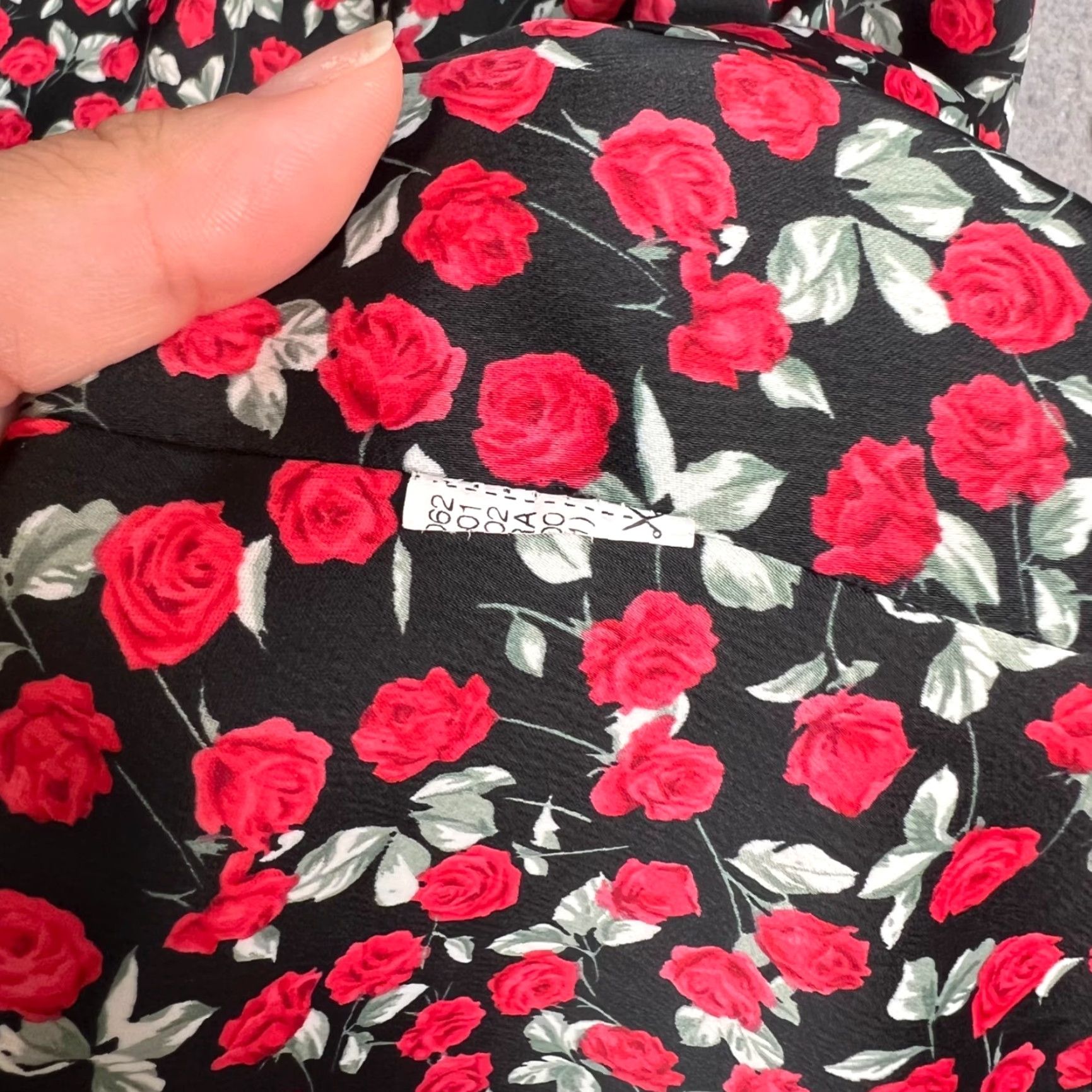 Zara Zara Blouse Womens Medium Floral Drape Neck Red & Black Rose Print Long Sleeve Mature Colorful 8/10 Womens Size M / US 6-8 / IT 42-44 - 7 Thumbnail