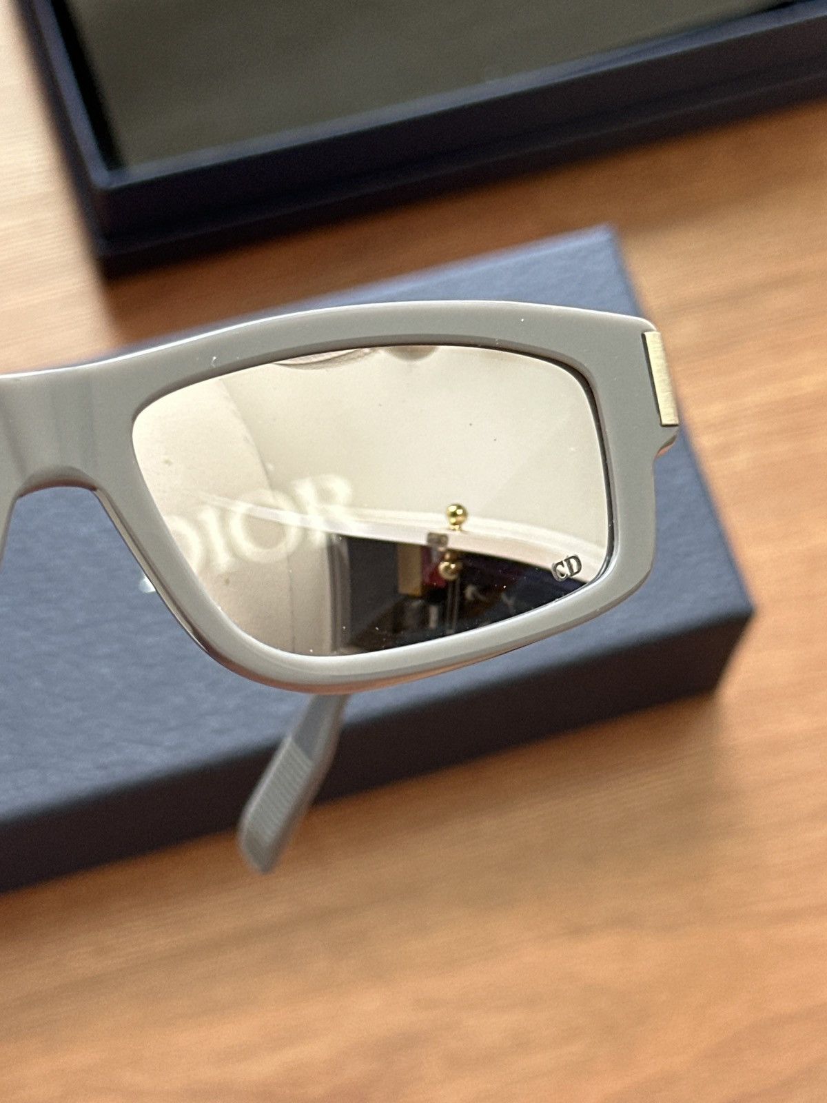 Dior Dior Icon Grey Sunglasses Size ONE SIZE - 8 Thumbnail