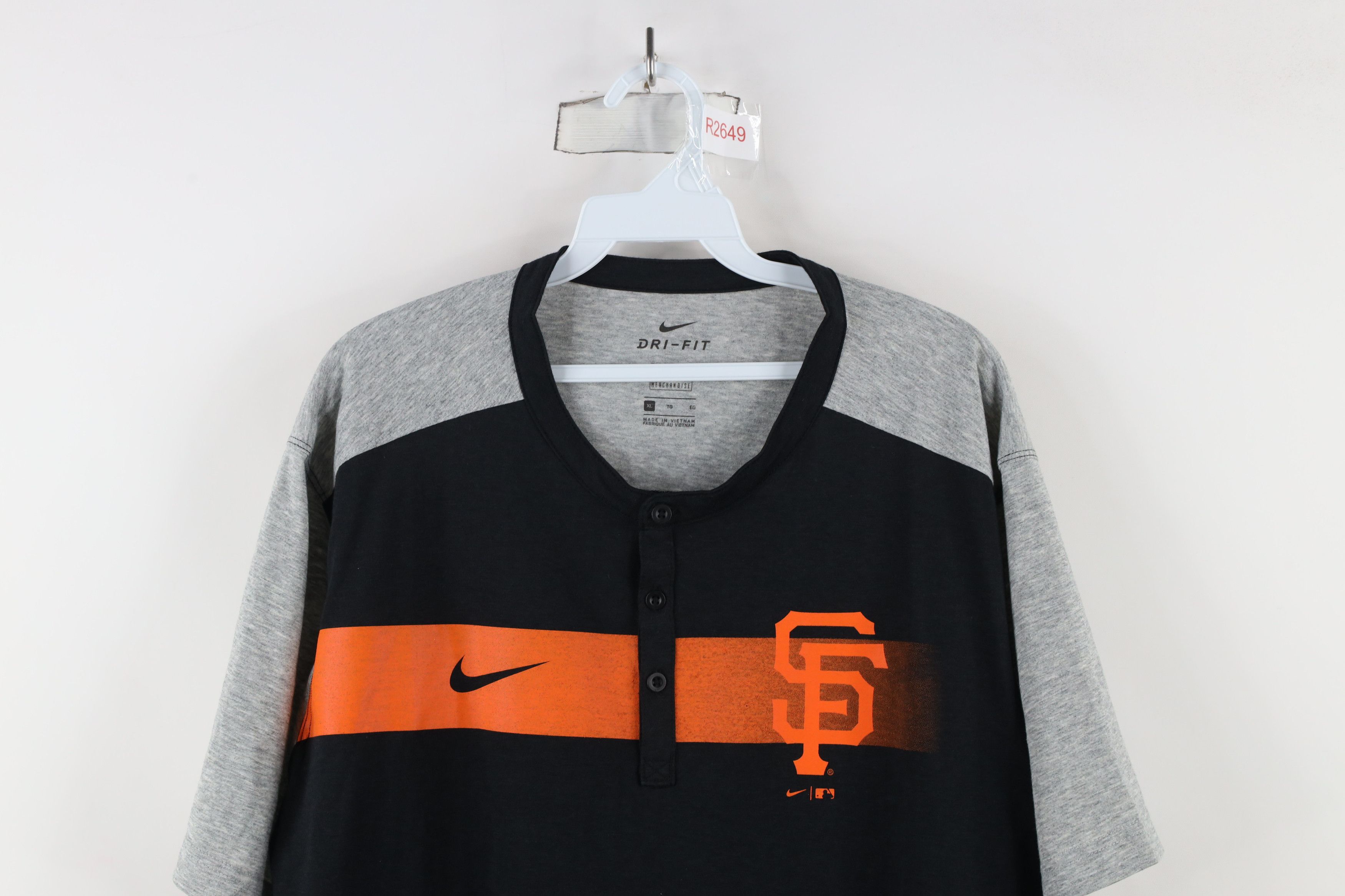 Nike × Vintage Nike Mini Swoosh San Francisco Giants Henley T-Shirt Black Size US XL / EU 56 / 4 - 2 Thumbnail