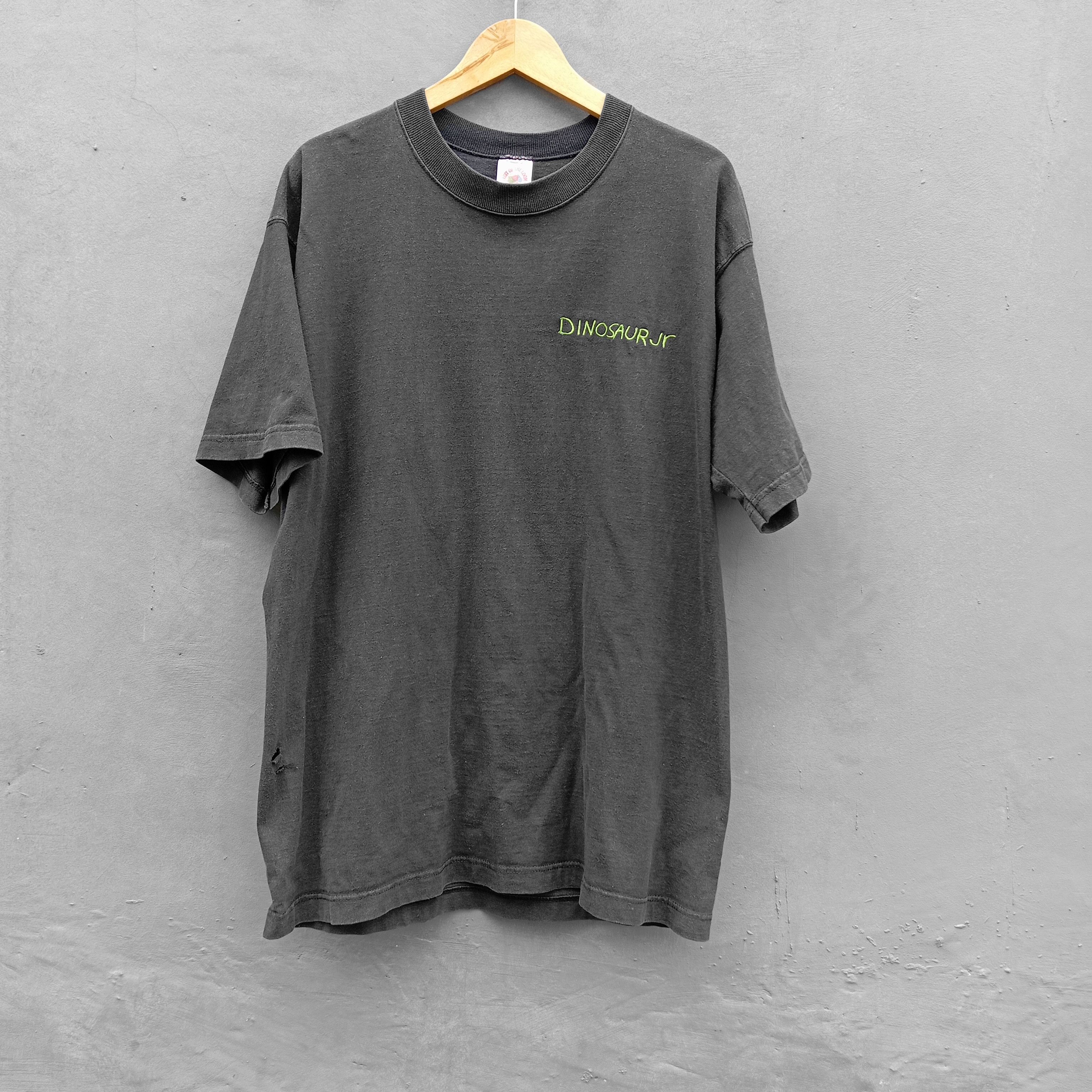 Vintage 90’s Dinosaur Jr embroidery t shirt