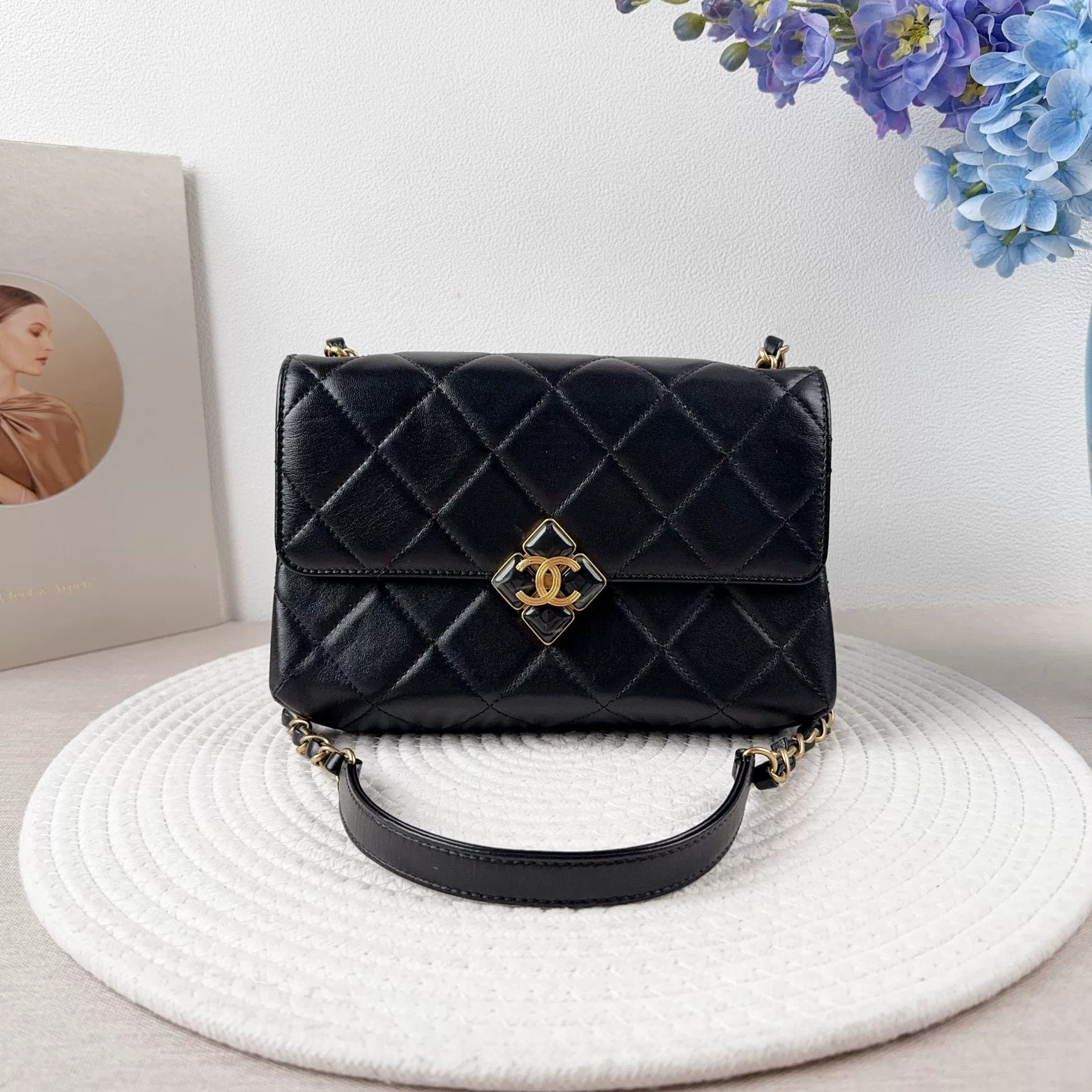 Chanel Pre-loved Bag Very good condition Size ONE SIZE - 1 Thumbnail