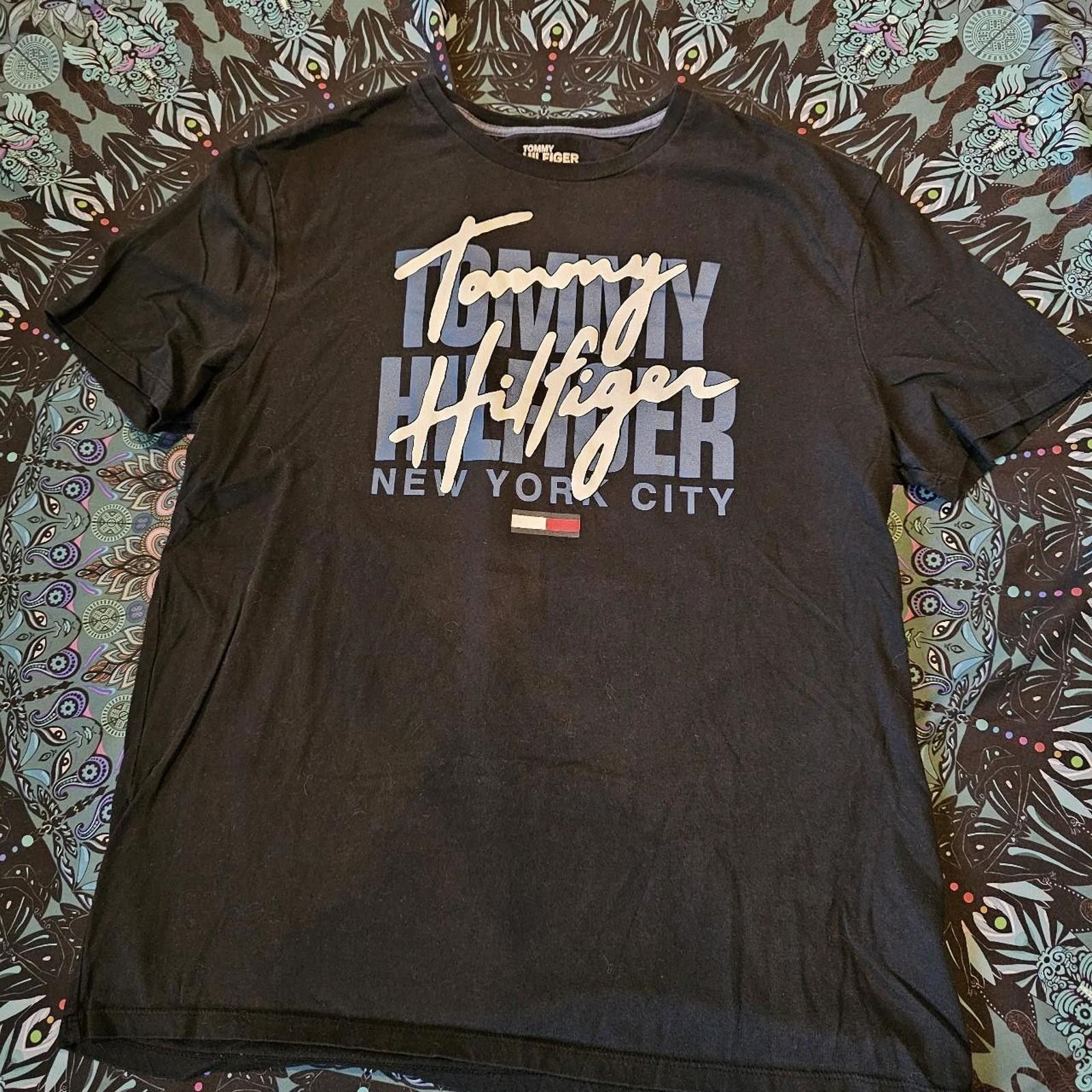 Tommy Hilfiger Tommy Hilfiger Men's White and Navy Tshirt Size US L / EU 52-54 / 3 - 1 Thumbnail