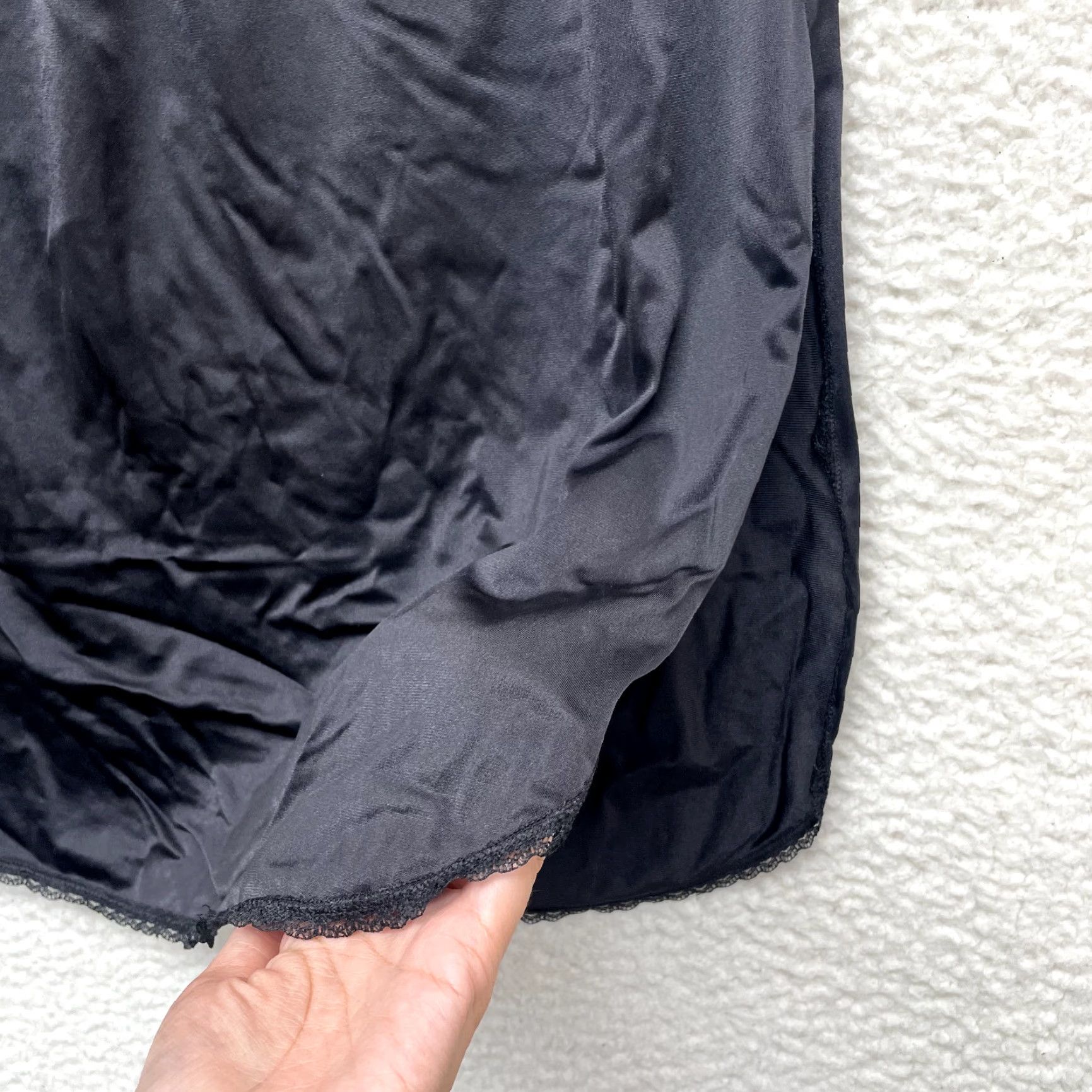 Vintage VINTAGE Vanity Fair Slip Skirt L Black Nylon Slit Victorian Edwardian Size 36" / US 14 / IT 50 - 3 Thumbnail