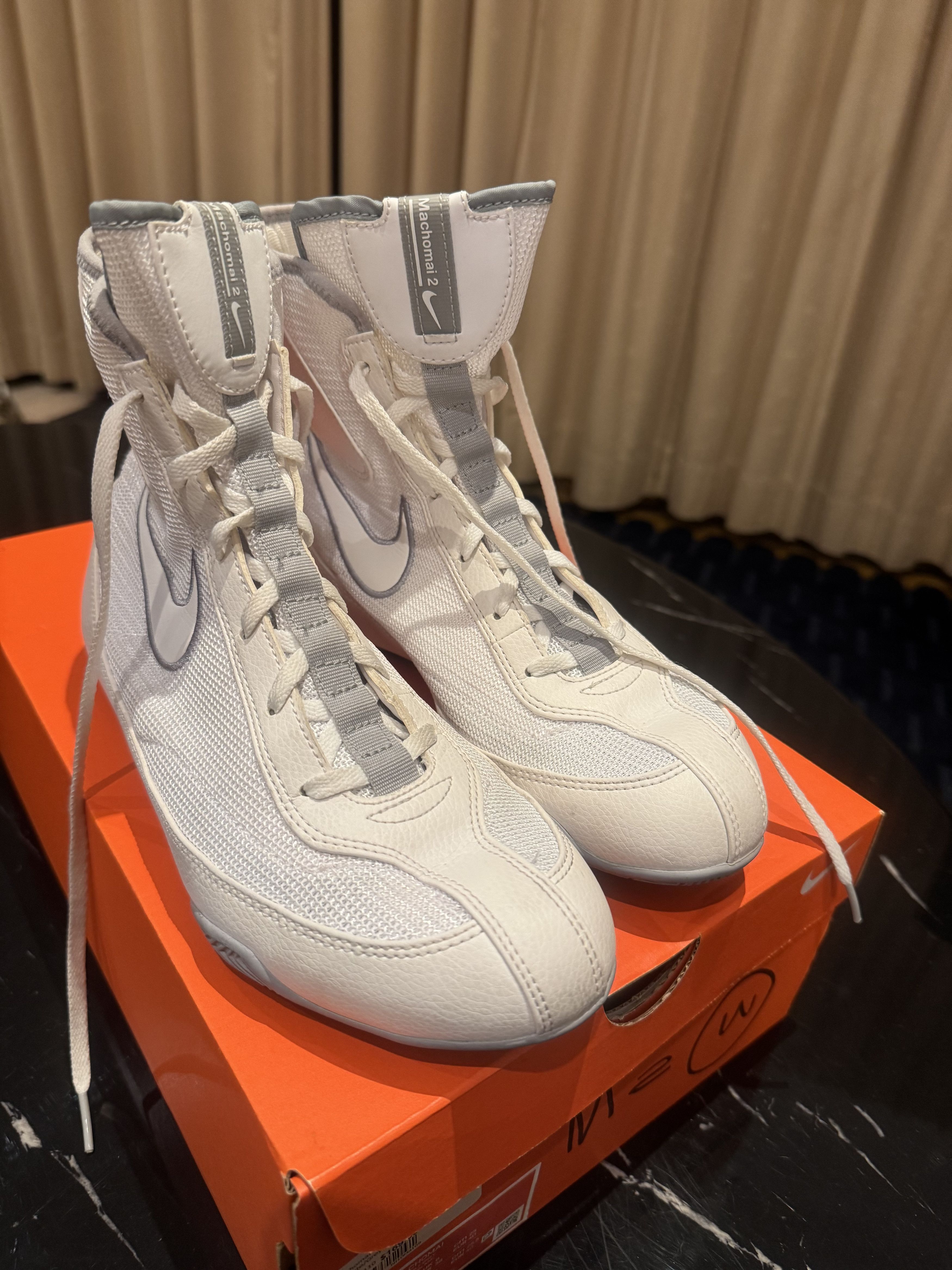 Nike NIKE MACHOMAI Size US 7 / EU 40 - 1 Thumbnail
