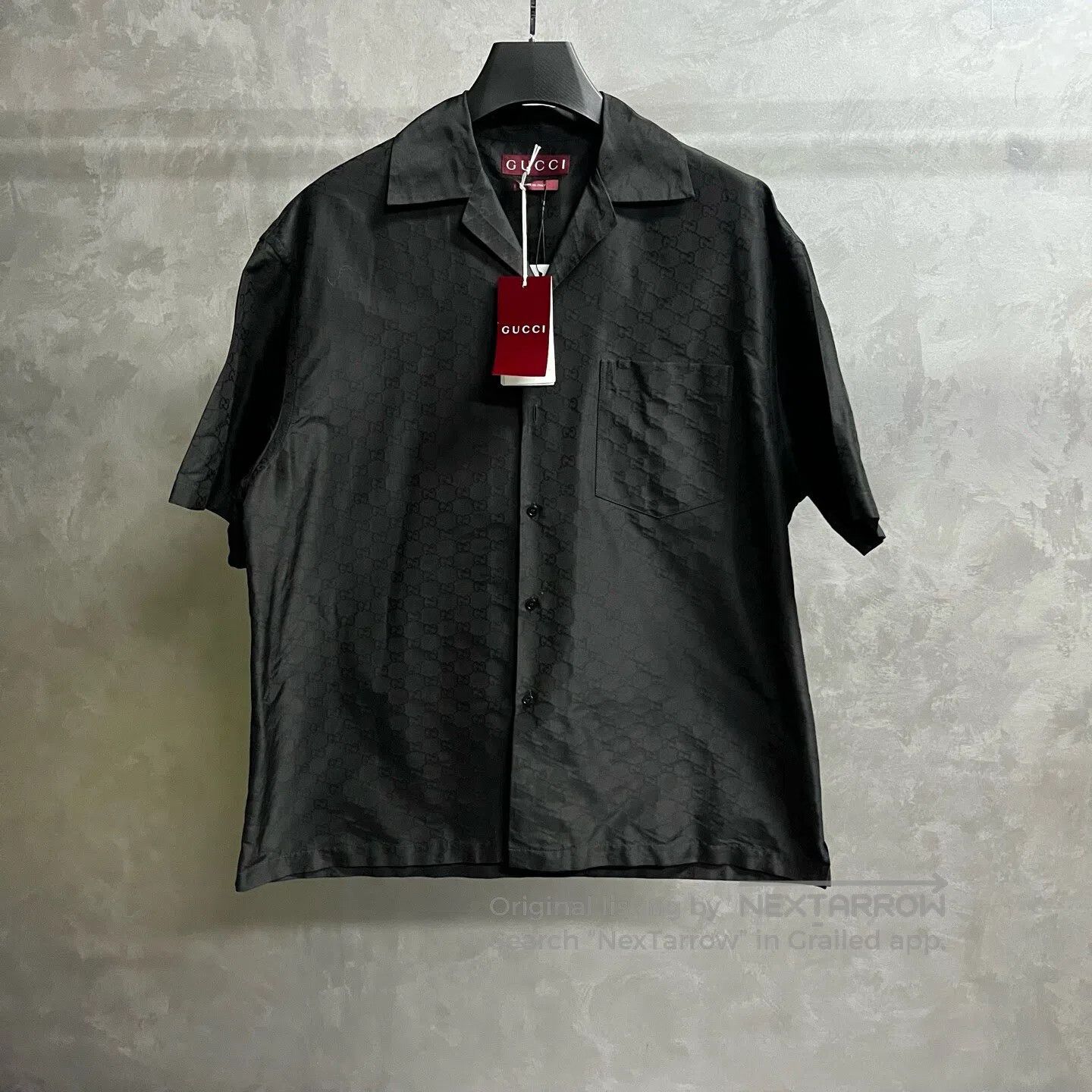 Gucci Guicci Short-sleeved, collar-tipped, buttoned, solid-color Size US M / EU 48-50 / 2 - 1 Thumbnail