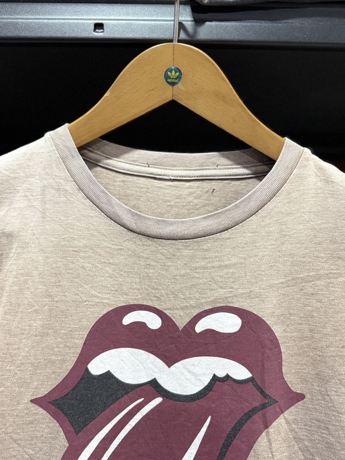 Band Tees Thrashed The Rolling Stone Band Sun Faded Tee Size US L / EU 52-54 / 3 - 4 Thumbnail