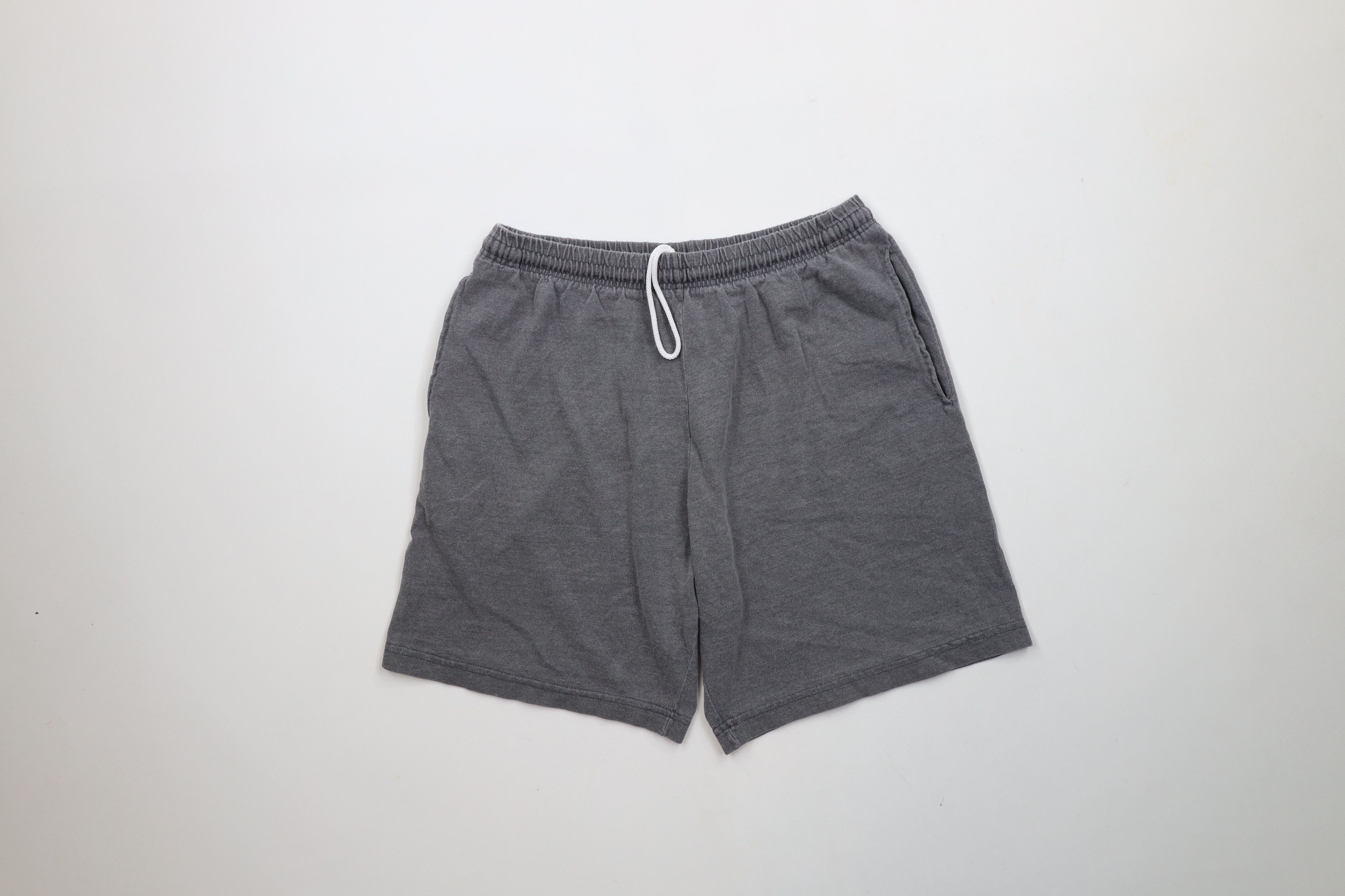 Vintage Vintage 90s Streetwear Blank Above Knee Cotton Shorts Gray Size US 32 / EU 48 - 1 Thumbnail