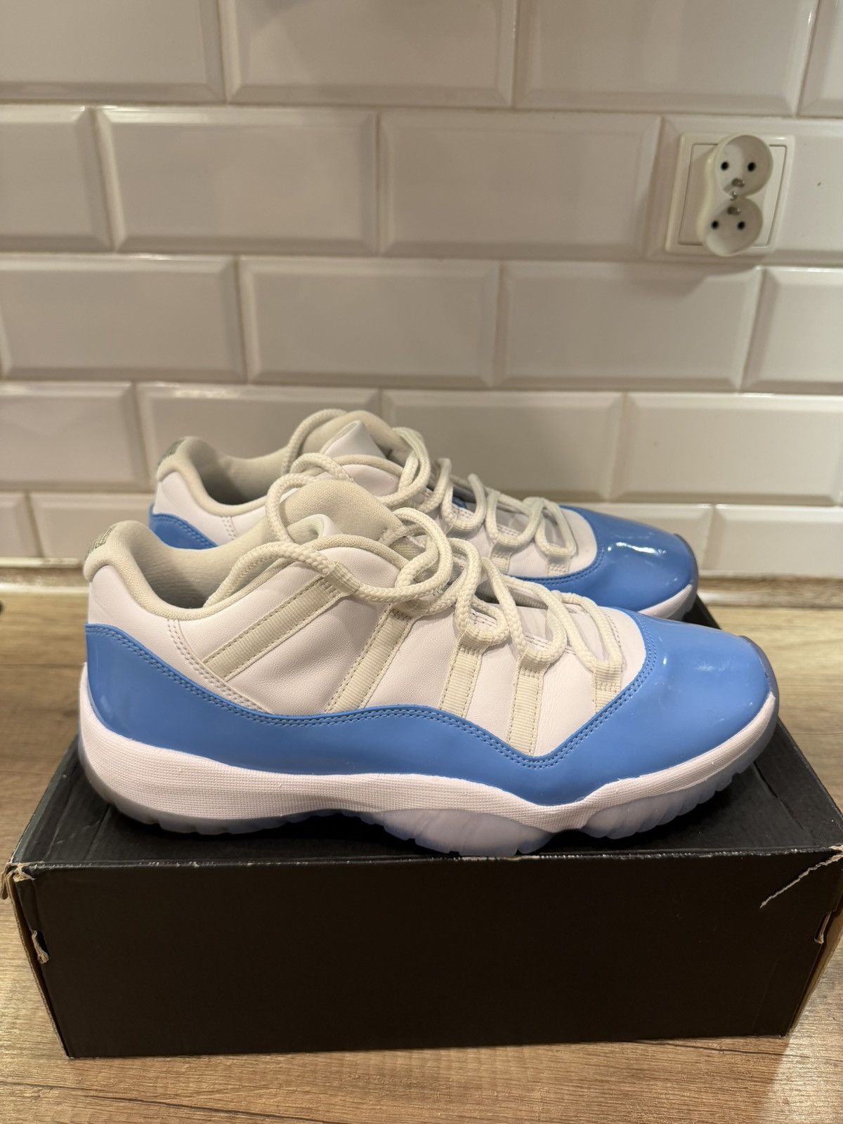 Jordan Brand Jordan 11 Low University Blue UNC Size US 10.5 / EU 43-44 - 3 Thumbnail