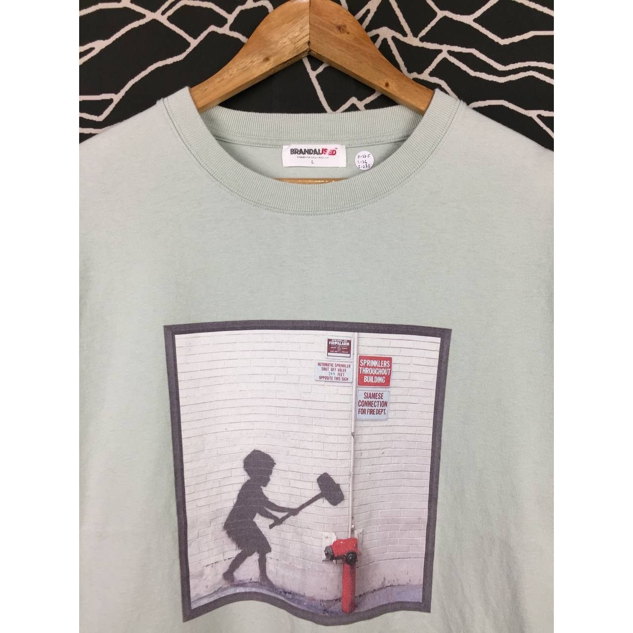 Vintage Brandalised Vandal or Prodigy Hammer Boy Graffiti Art Tee Size US L / EU 52-54 / 3 - 4 Thumbnail