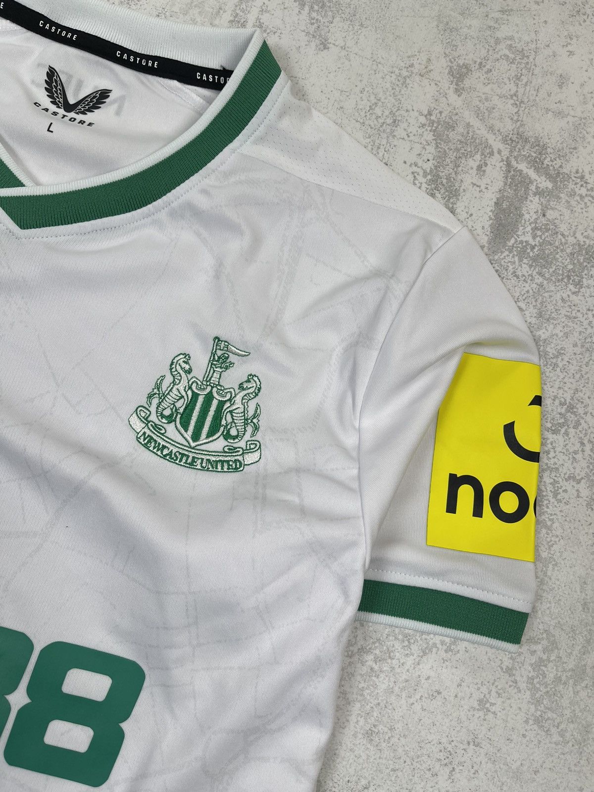 Castore 2022/23 Newcastle Utd Third Kit - White/Green "Saudi" Size US L / EU 52-54 / 3 - 2 Thumbnail