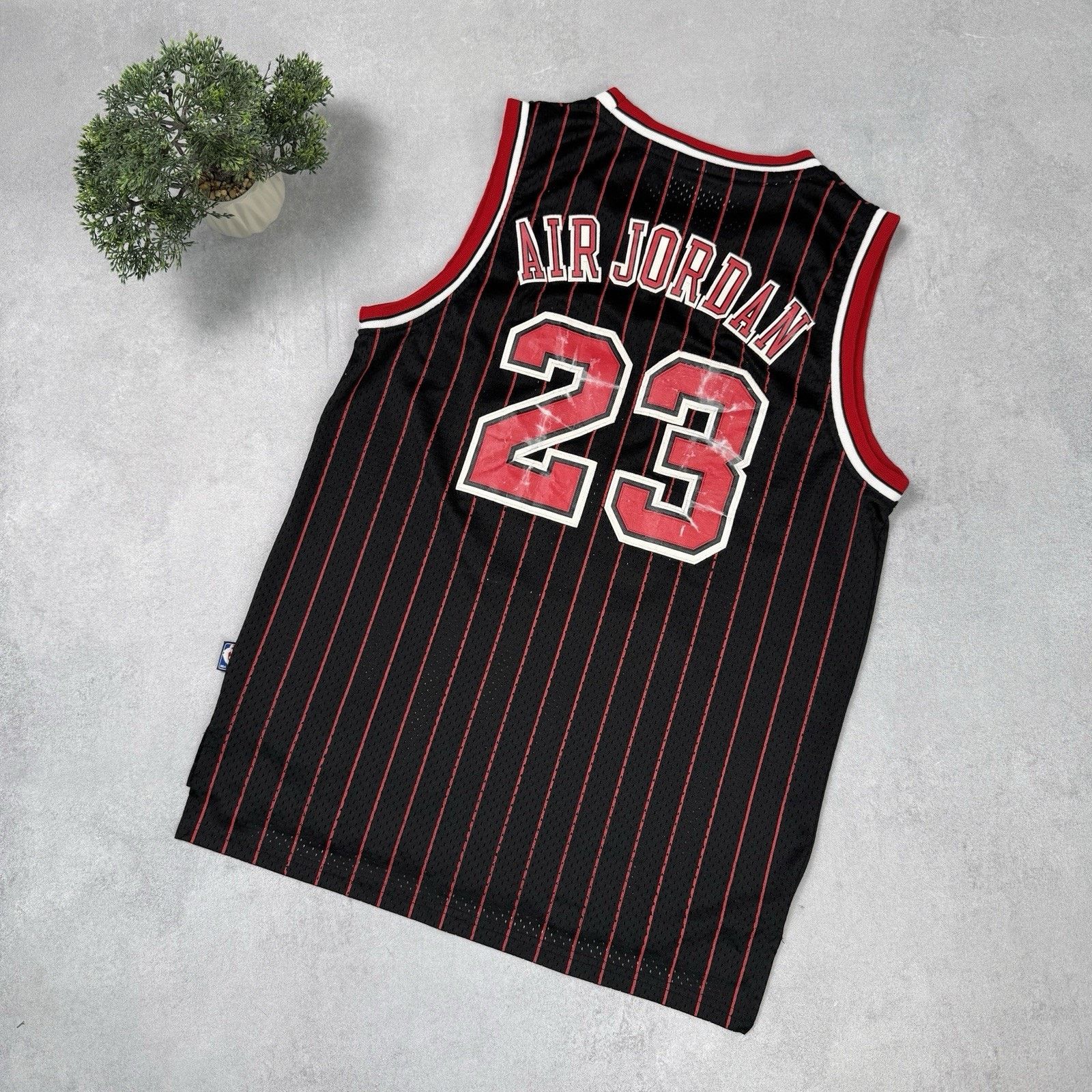 Nike Vintage Nike Chicago Bulls Jersey Air Jordan Men Size L Size US L / EU 52-54 / 3 - 14 Thumbnail