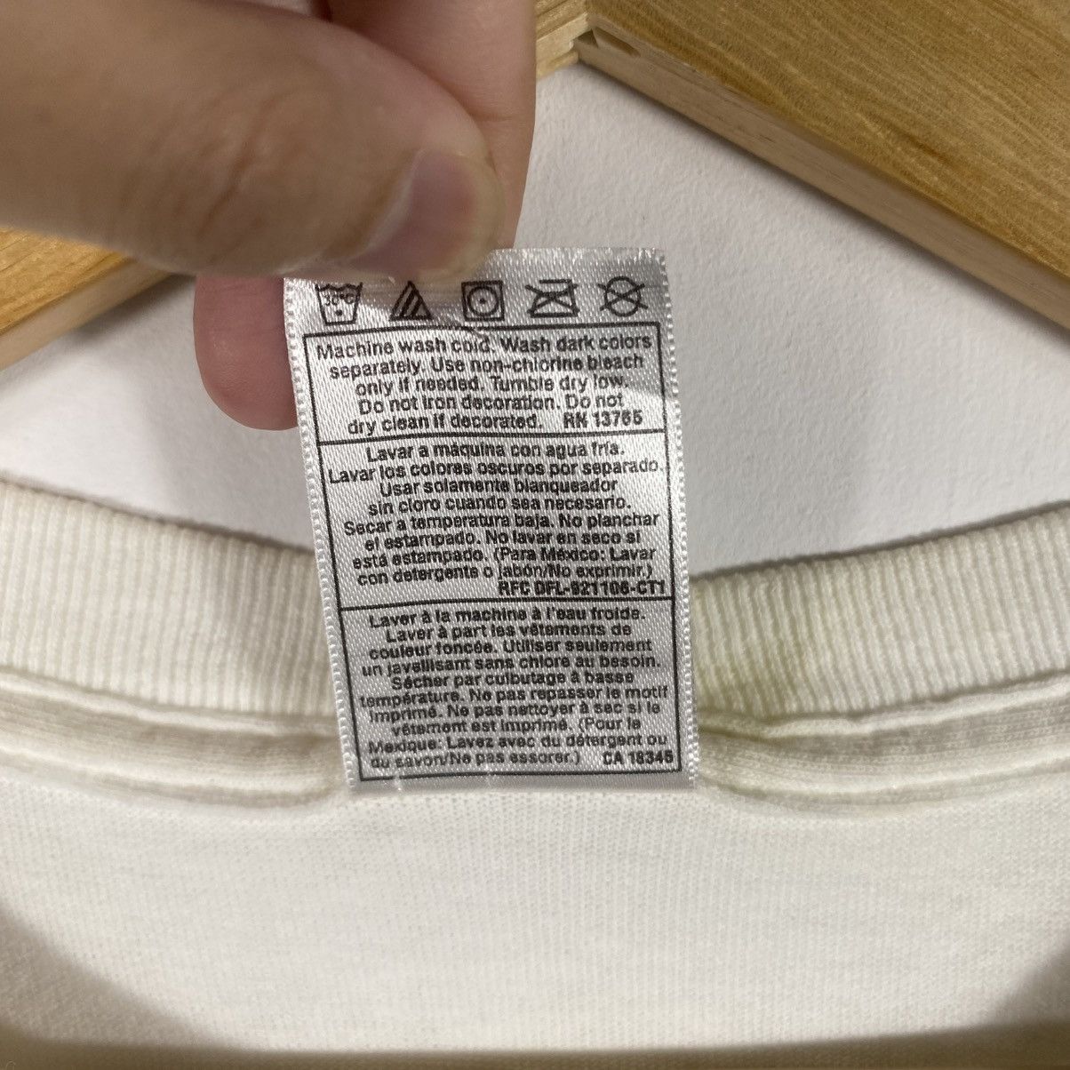 Band Tees Vintage 90's BECK Odelay Album Graphic Band Tee Shirt Size US M / EU 48-50 / 2 - 10 Thumbnail