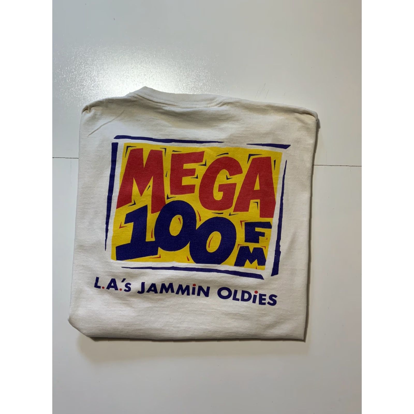 Vintage VINTAGE KCMG 100 FM Los Angeles Jammin Oldies Radio Station T-Shirt XL White Graphic Tee Mens? Womens? Size US XL / EU 56 / 4 - 2 Thumbnail