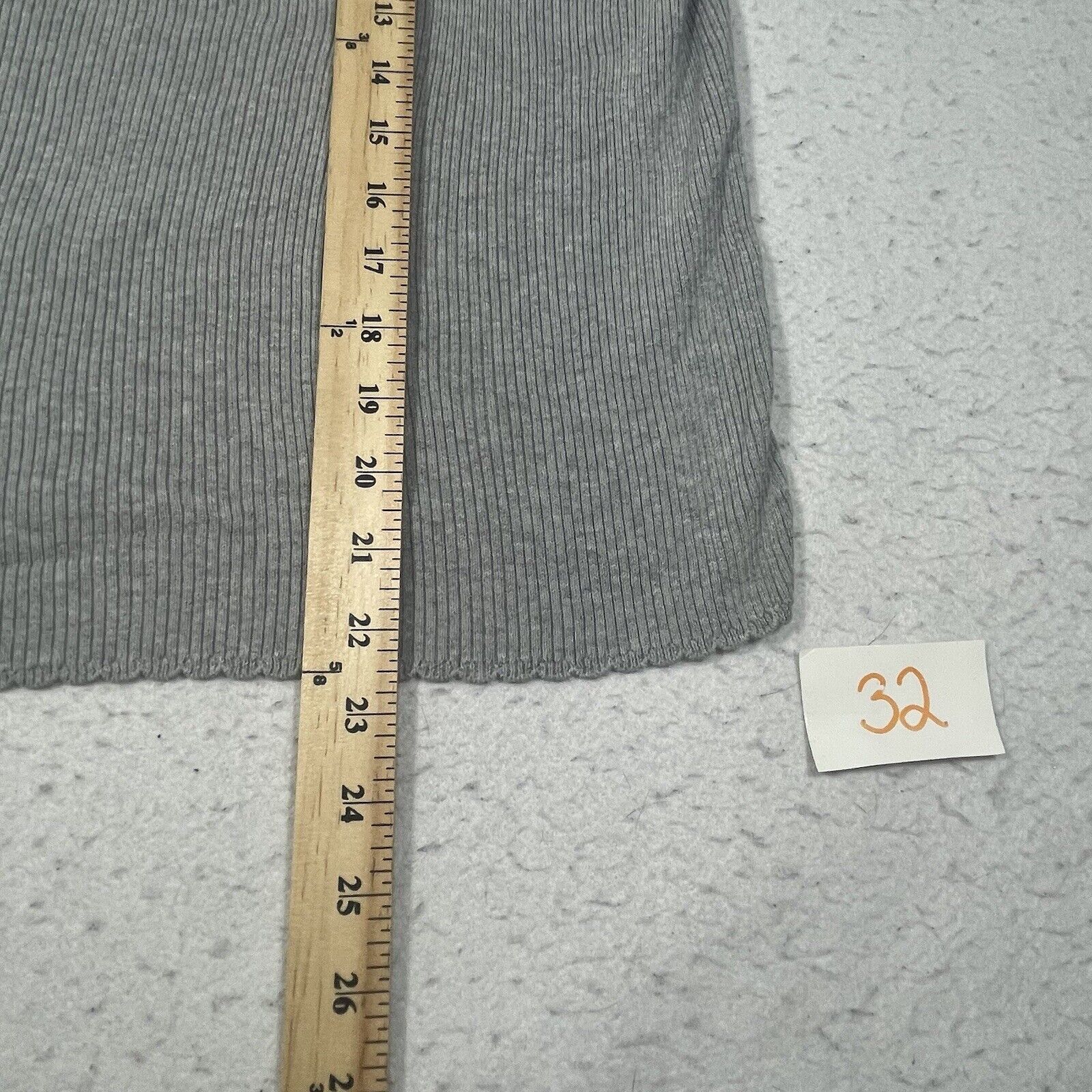 Uniqlo Uniqlo Gray Circle Neck Ribbed T-Shirt Cotton Top Size XL / US 12-14 / IT 48-50 - 8 Thumbnail