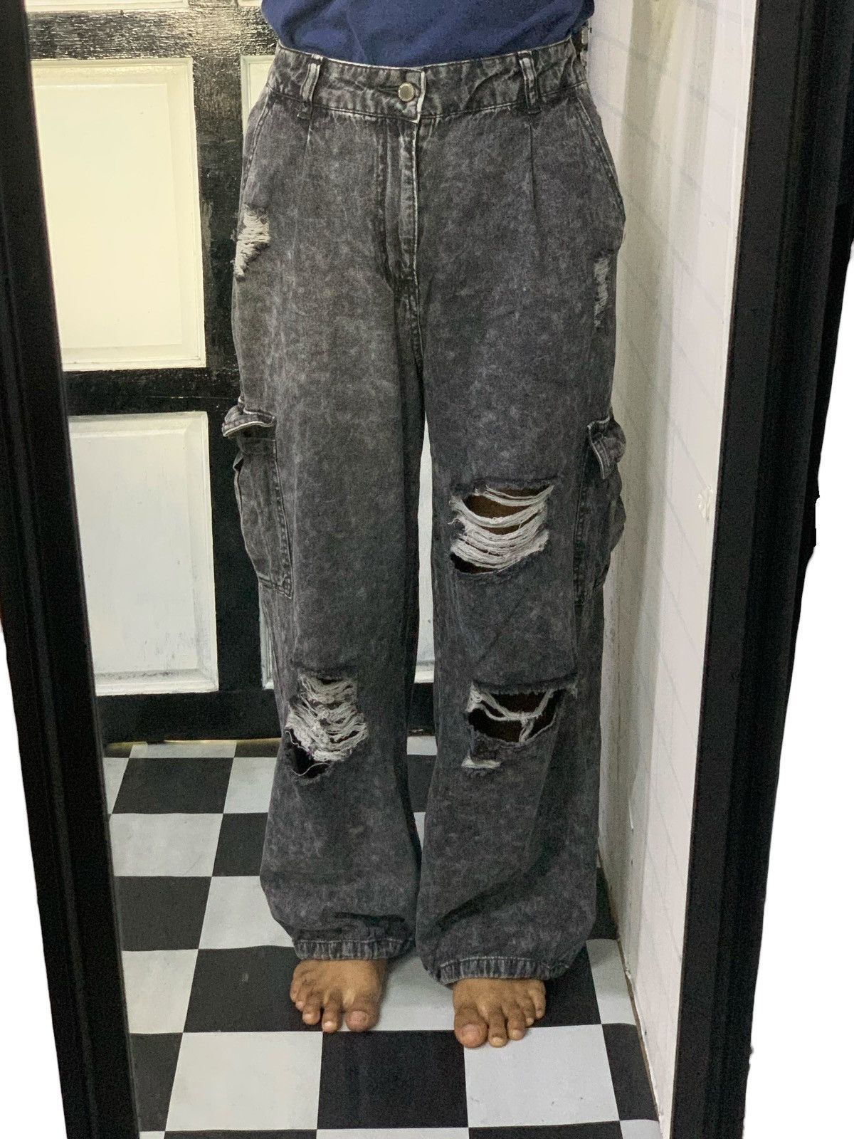 Works Cargo Baggy Distressed Denim Pants (AD8)
