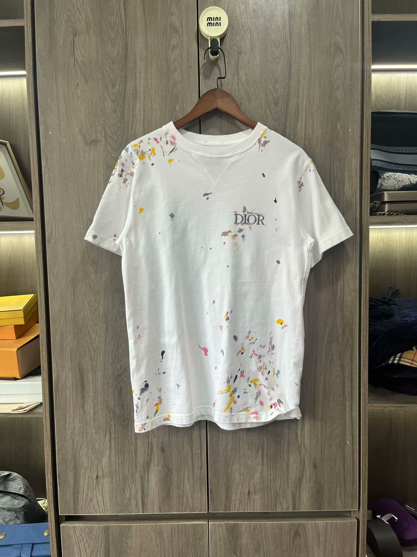 Dior Dior White Graffiti Logo Short-Sleeve Tee Size XS / US 0-2 / IT 36-38 - 1 Thumbnail