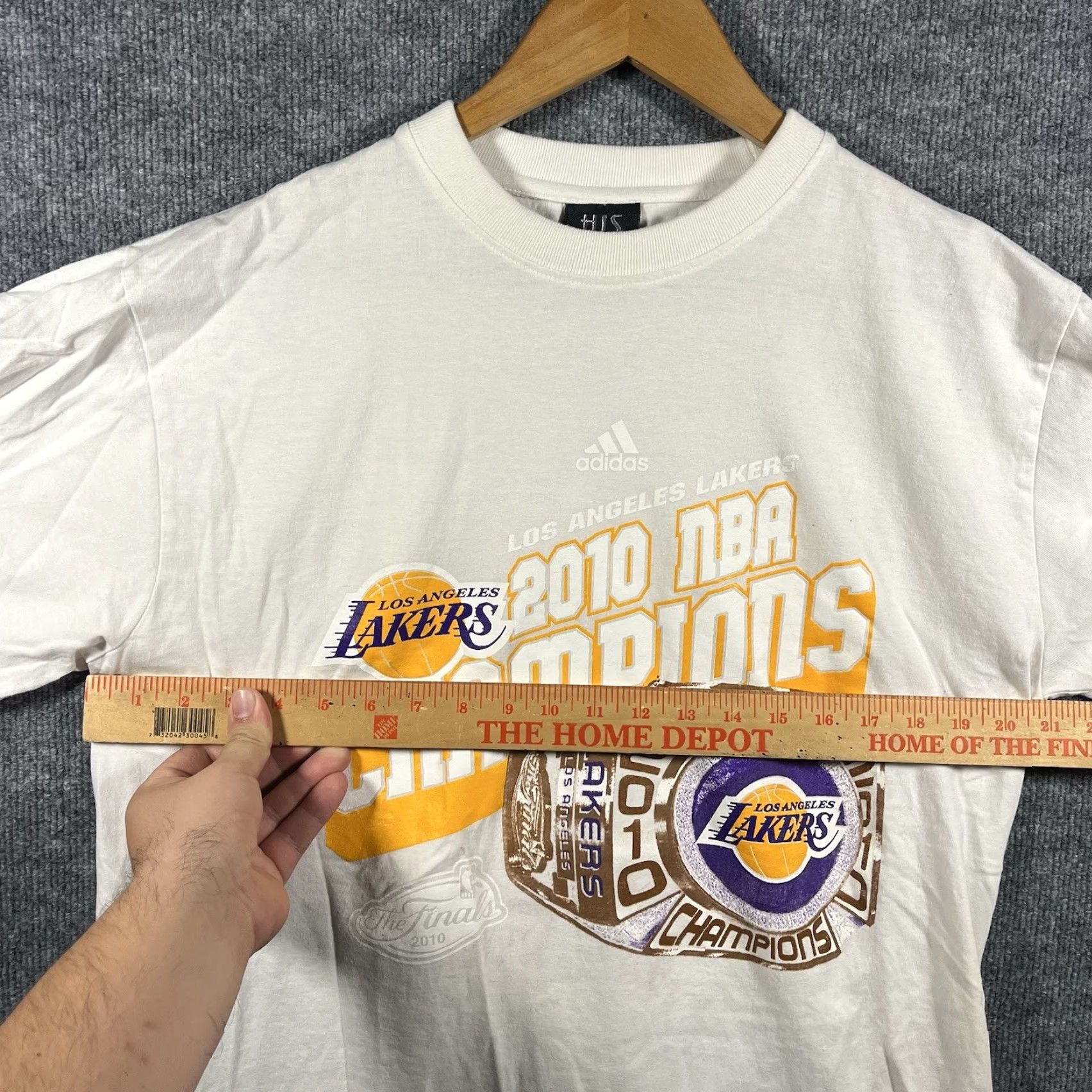NBA VINTAGE Kobe Bryant Lakers Back 2 Back NBA Champions T-Shirt XL White Double-Sided Size US XL / EU 56 / 4 - 6 Thumbnail