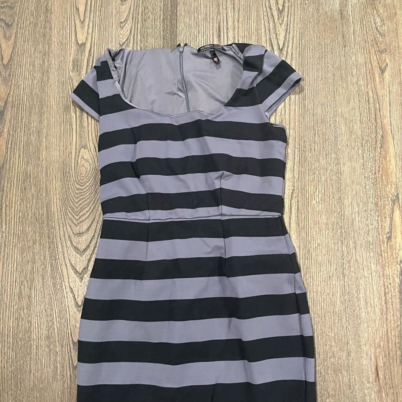 Victoria's Secret Victoria's Secret Gray Black Striped Sheath Dress Size 10 Size L / US 10 / IT 46 - 3 Thumbnail