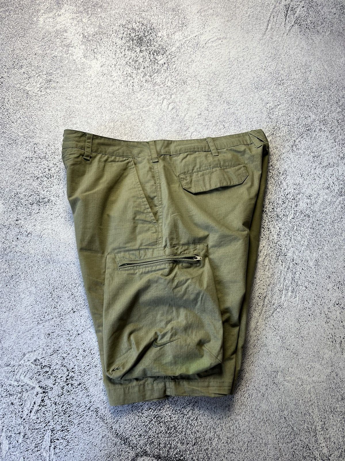 Nike Nike vintage cargo shorts casual streetwear hype y2k Size US 34 / EU 50 - 9 Thumbnail