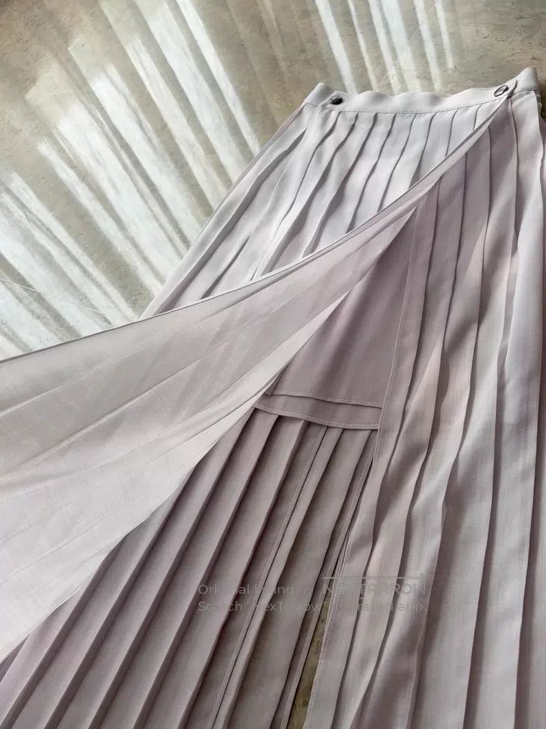 Brunello Cucinelli Brunello Cucinelli Beige pleated half skirt Size 25" / US 0 / IT 36 - 4 Thumbnail