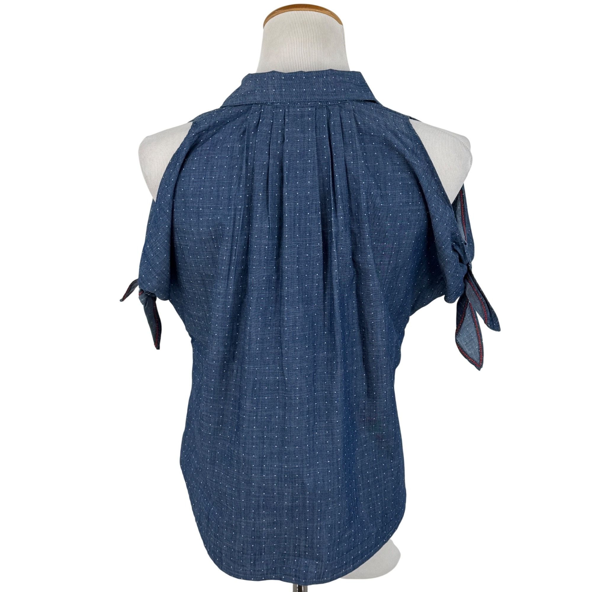 Anthropologie NWT Anthropologie Chambray Cold Shoulder Top | Coastal Cowgi Size M / US 6-8 / IT 42-44 - 9 Thumbnail