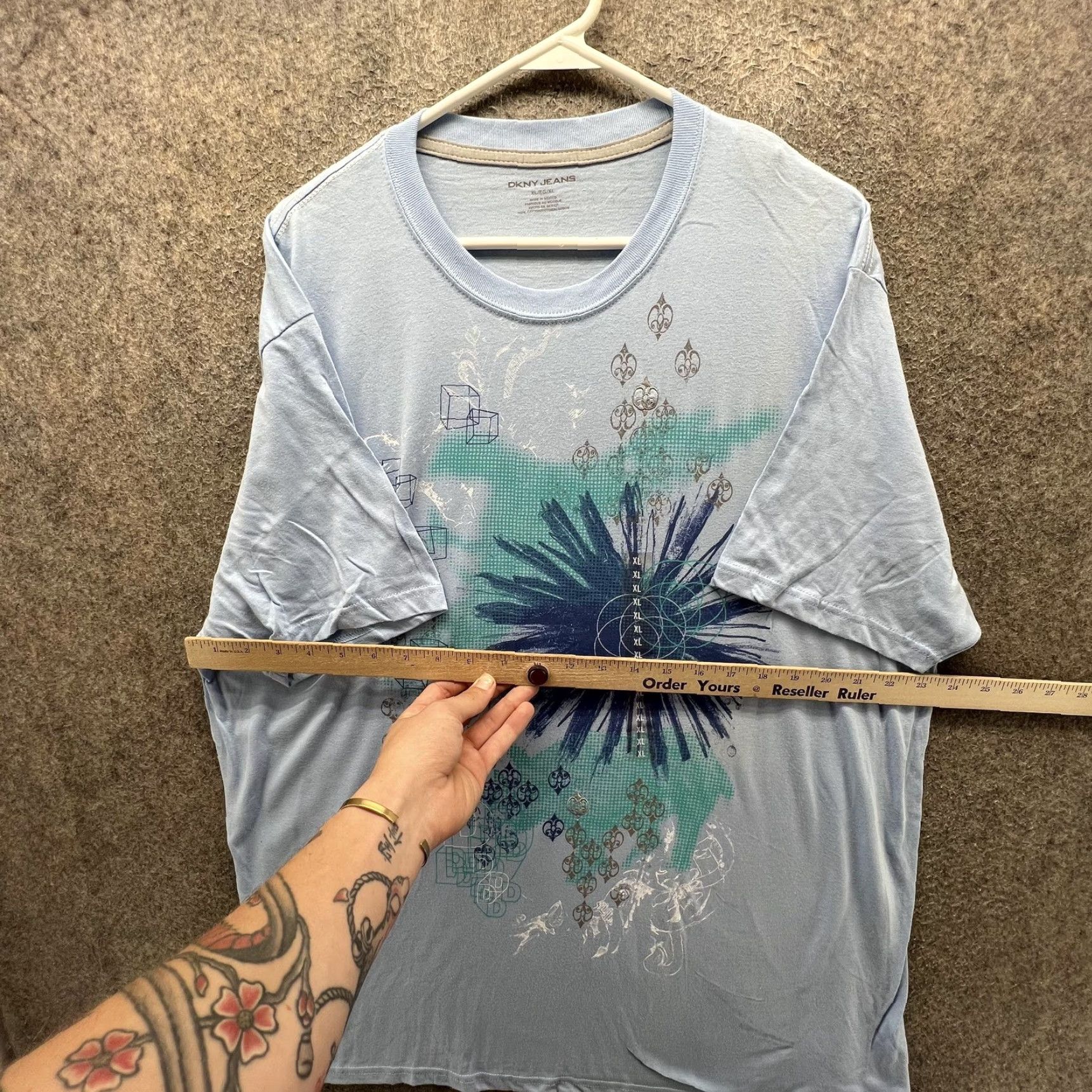 DKNY DKNY Jeans Shirt Mens XL Blue Abstract Graphic Tee Tagless Crew Neck Cotton Short Sleeve Graphic Print Mens XL Blue Abstract Graphic Tee Size US XL / EU 56 / 4 - 4 Thumbnail